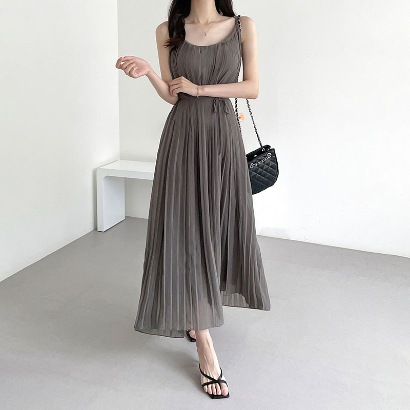 韓系百褶寬鬆繫帶吊帶連身裙(3色)