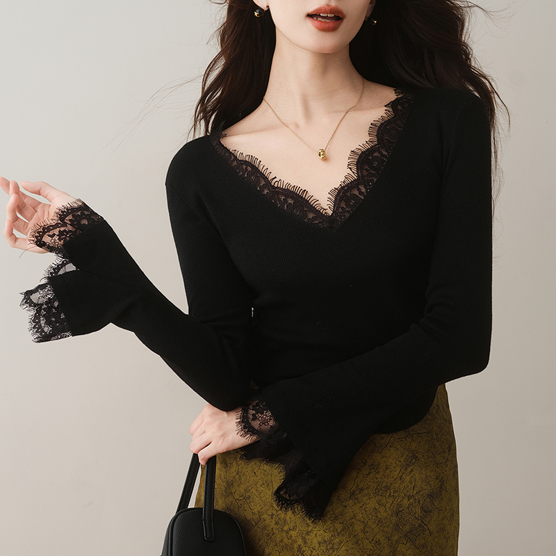 蕾絲拼接V領褶皺喇叭袖修身針織衫(2色)