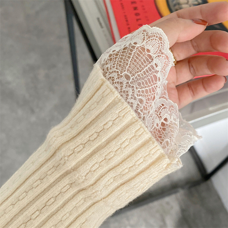 半高領蕾絲花邊拼接針織打底衫(2色)