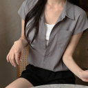 灰色