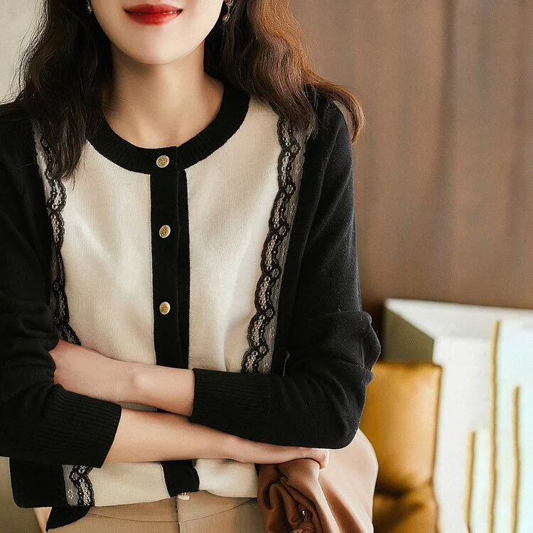 優雅蕾絲拼接金扣點綴圓領針織開襟衫