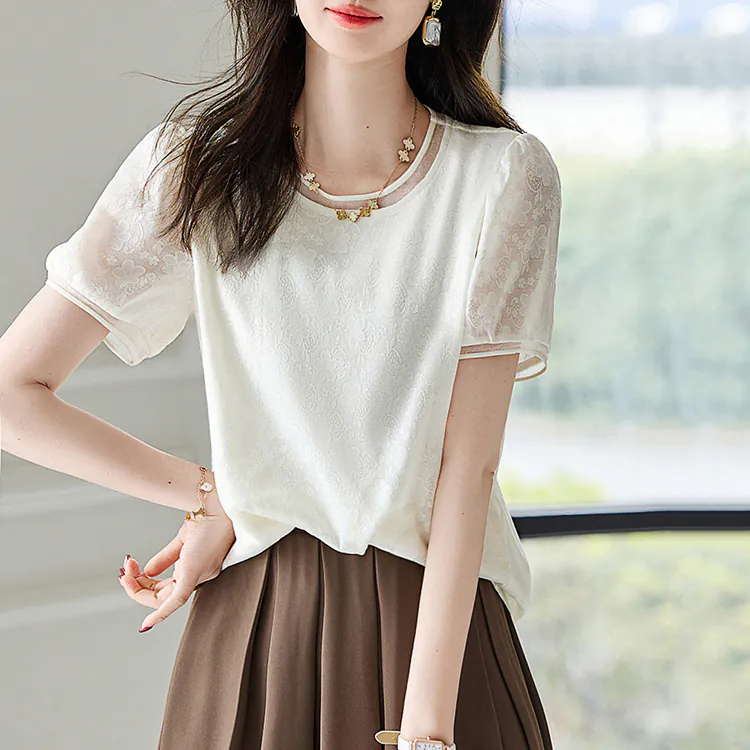 優雅仿蕾絲鏤空針織泡泡袖T恤