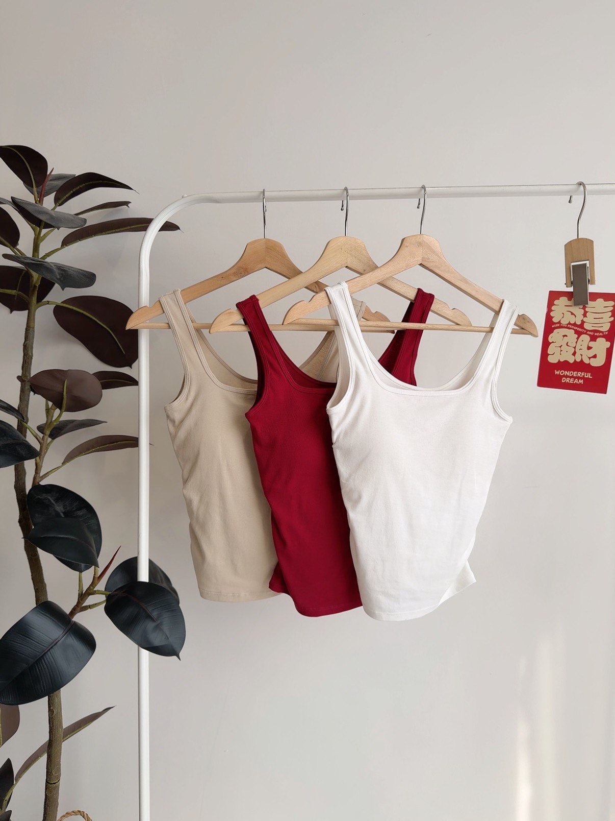 T72746 SELIN SQUARE NECK FIT TANK