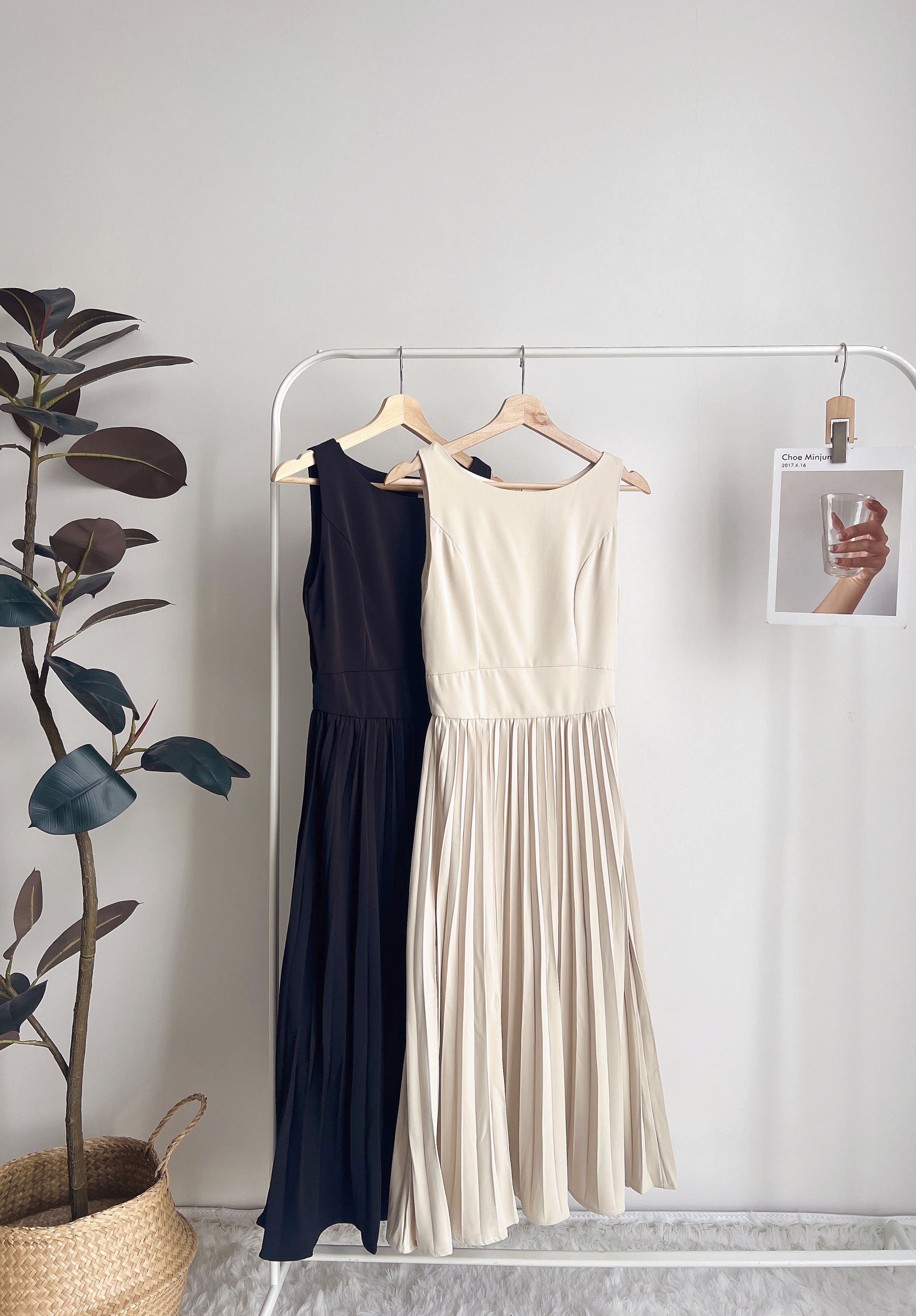 D72029 OLIVIA PLEATED PREMIUM DRESS