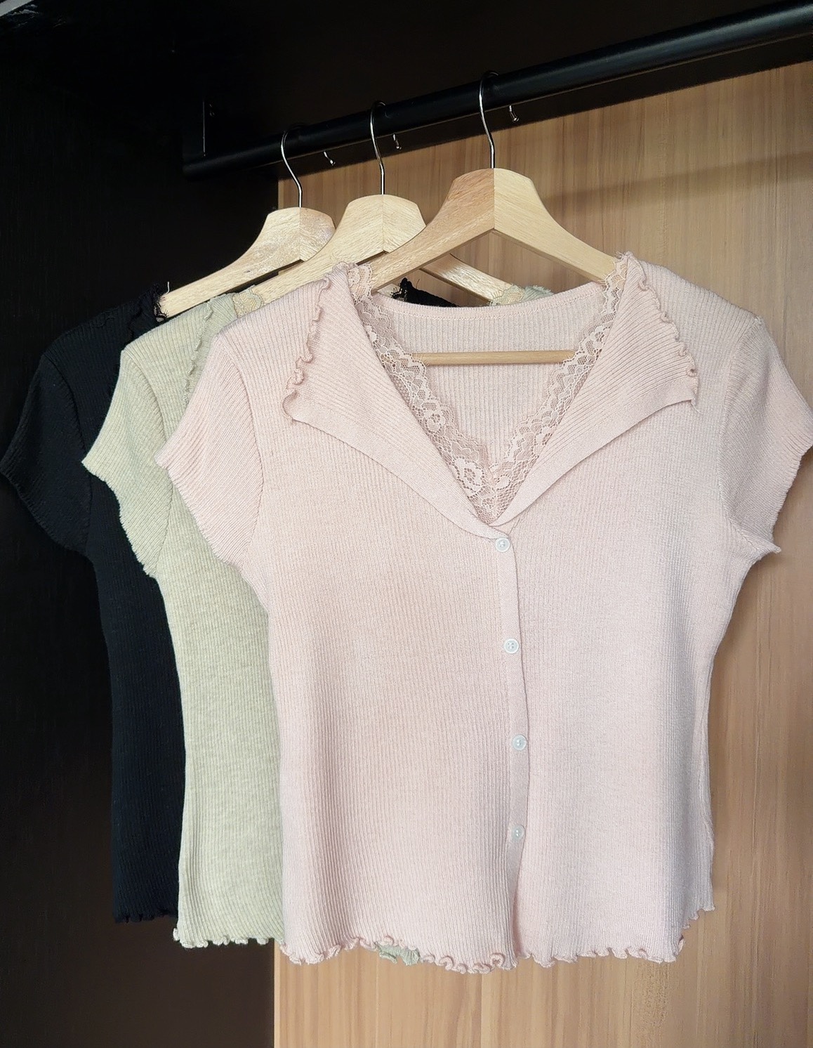 TLT70-  LACEY COLLAR RIB KNIT TOP