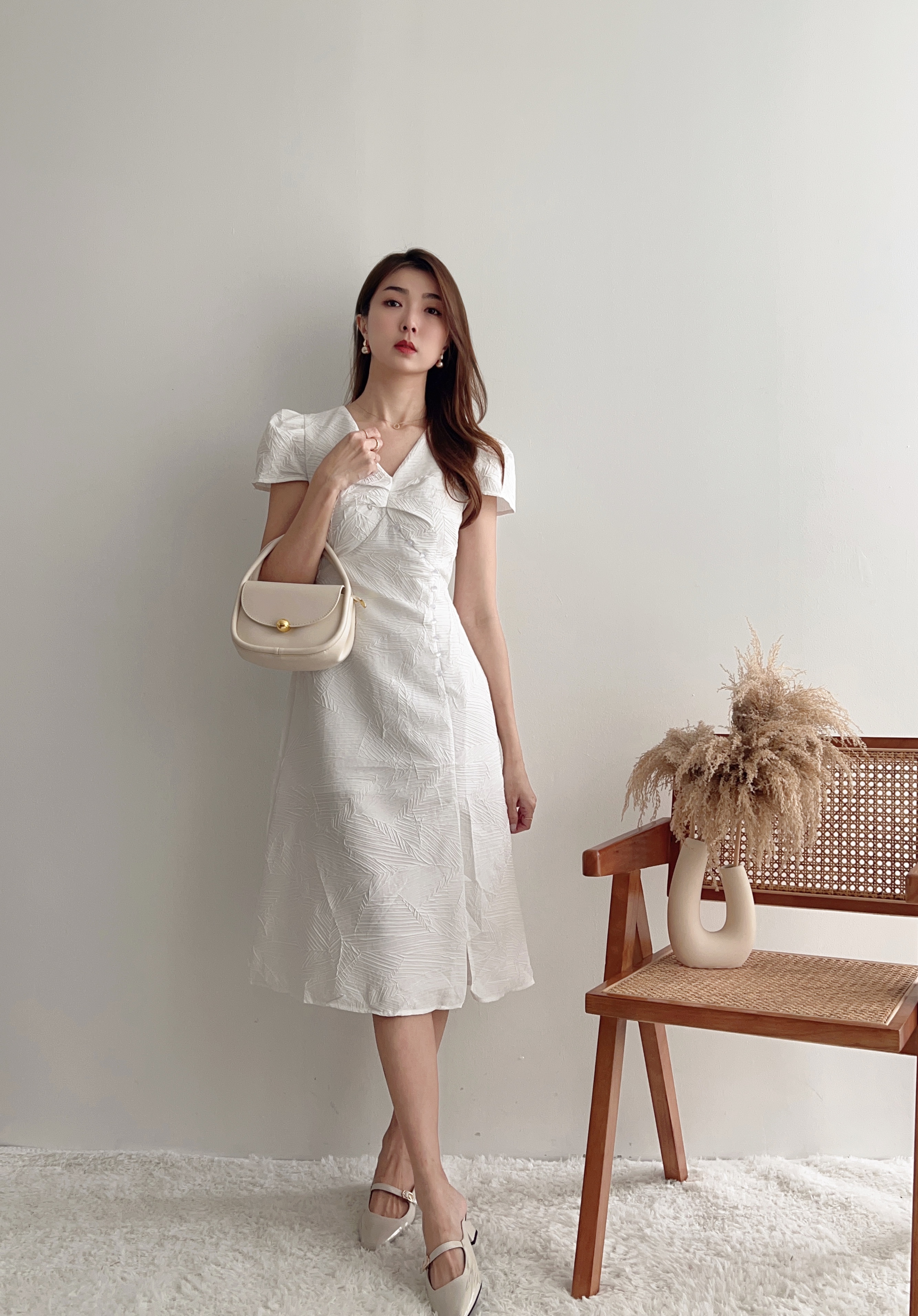 D60821 NANNCY V NECK MIDI DRESS