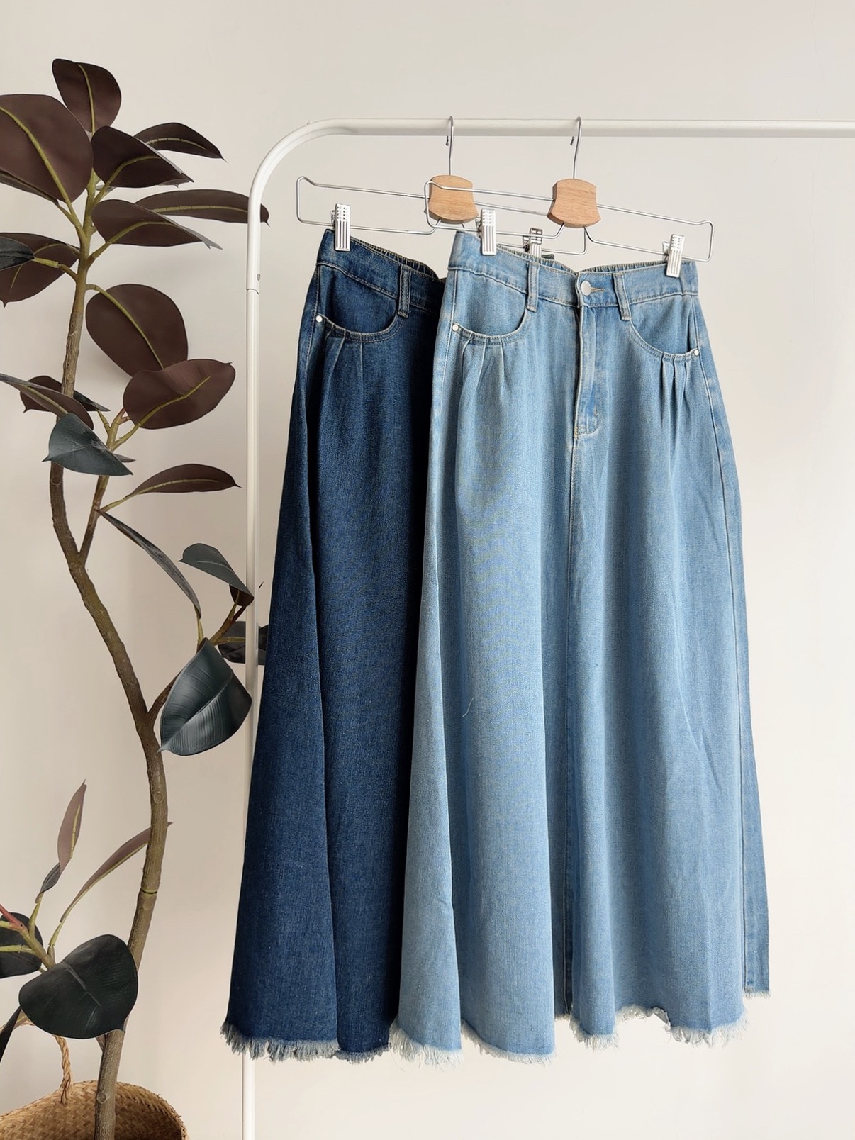 B72661 LIORA VINTAGE HEM DENIM SKIRT