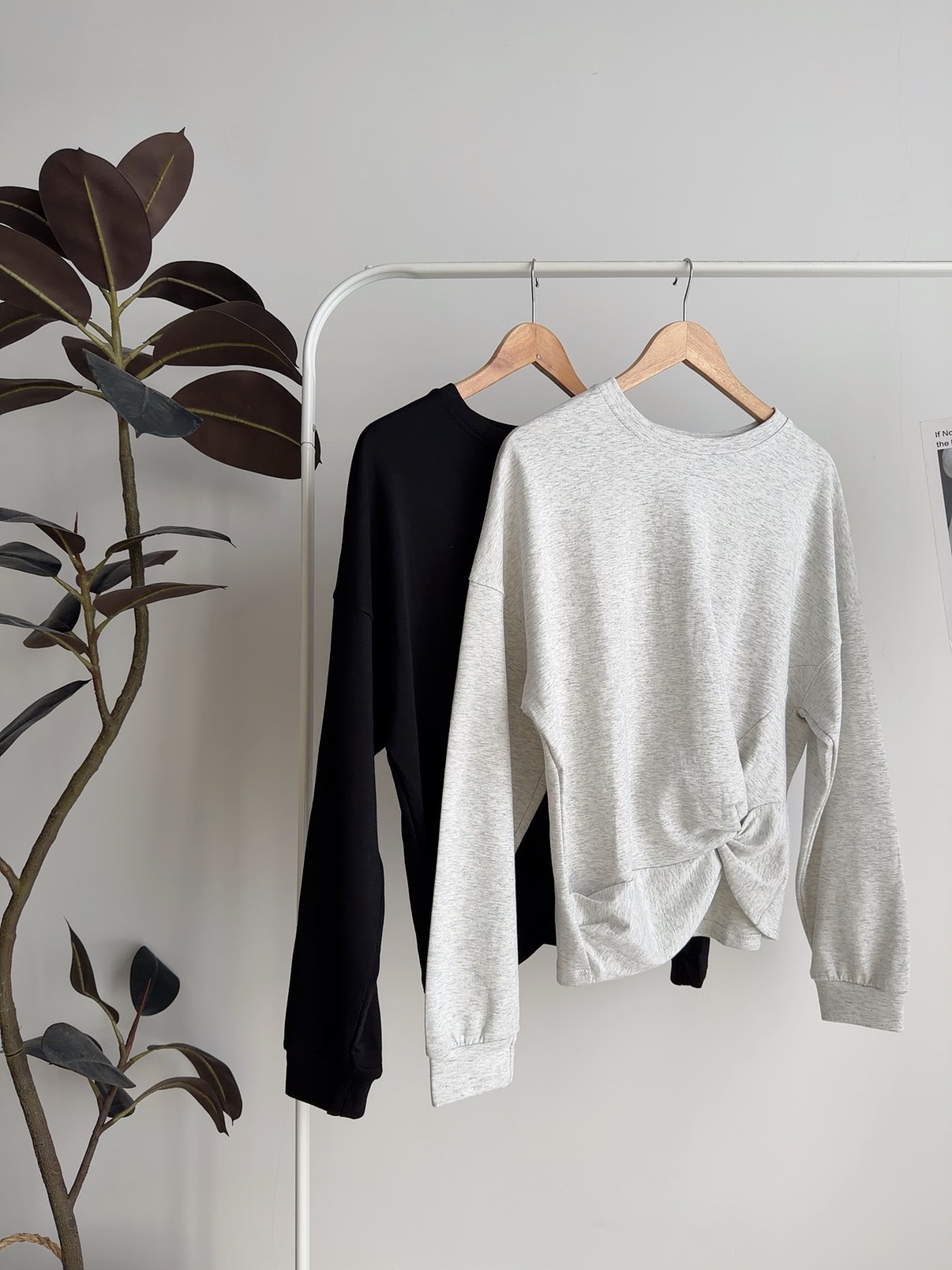 T72600 SHELLA SIDE TWIST PULLOVER