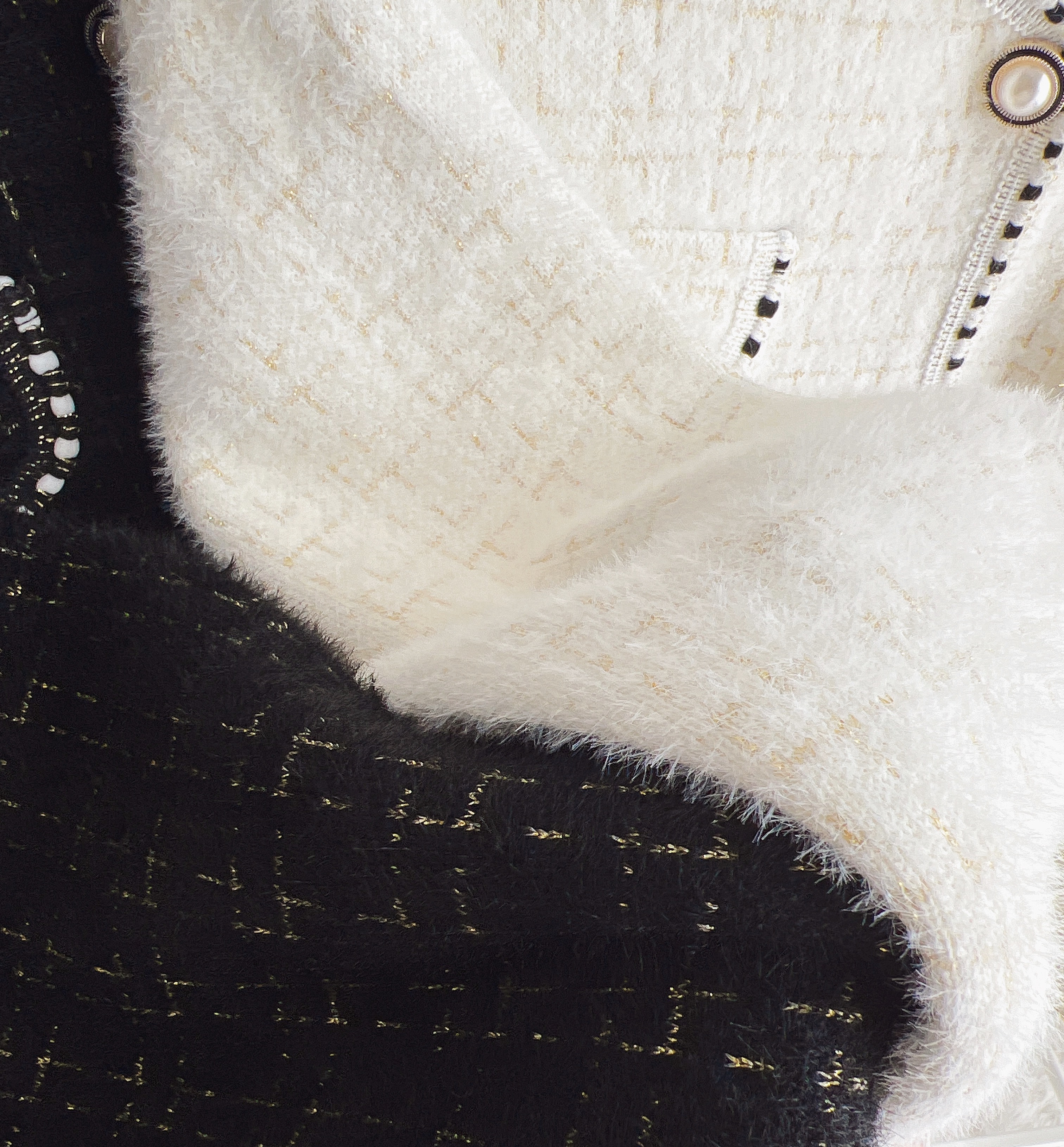 J70769 EMMA CONTRAST DESIGN SANTA OUTER