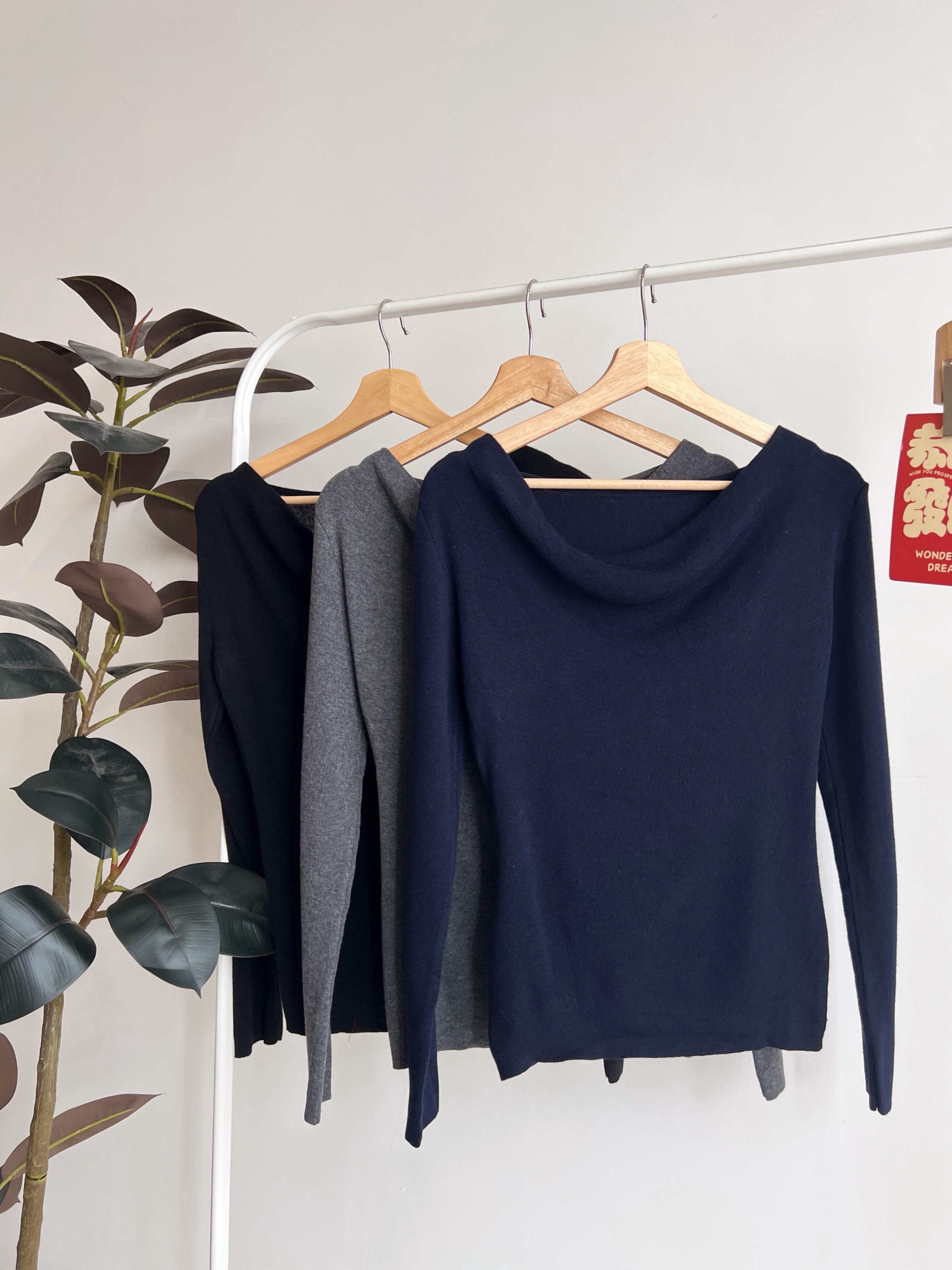 T72740 CELEST DRAPE KNIT TOP