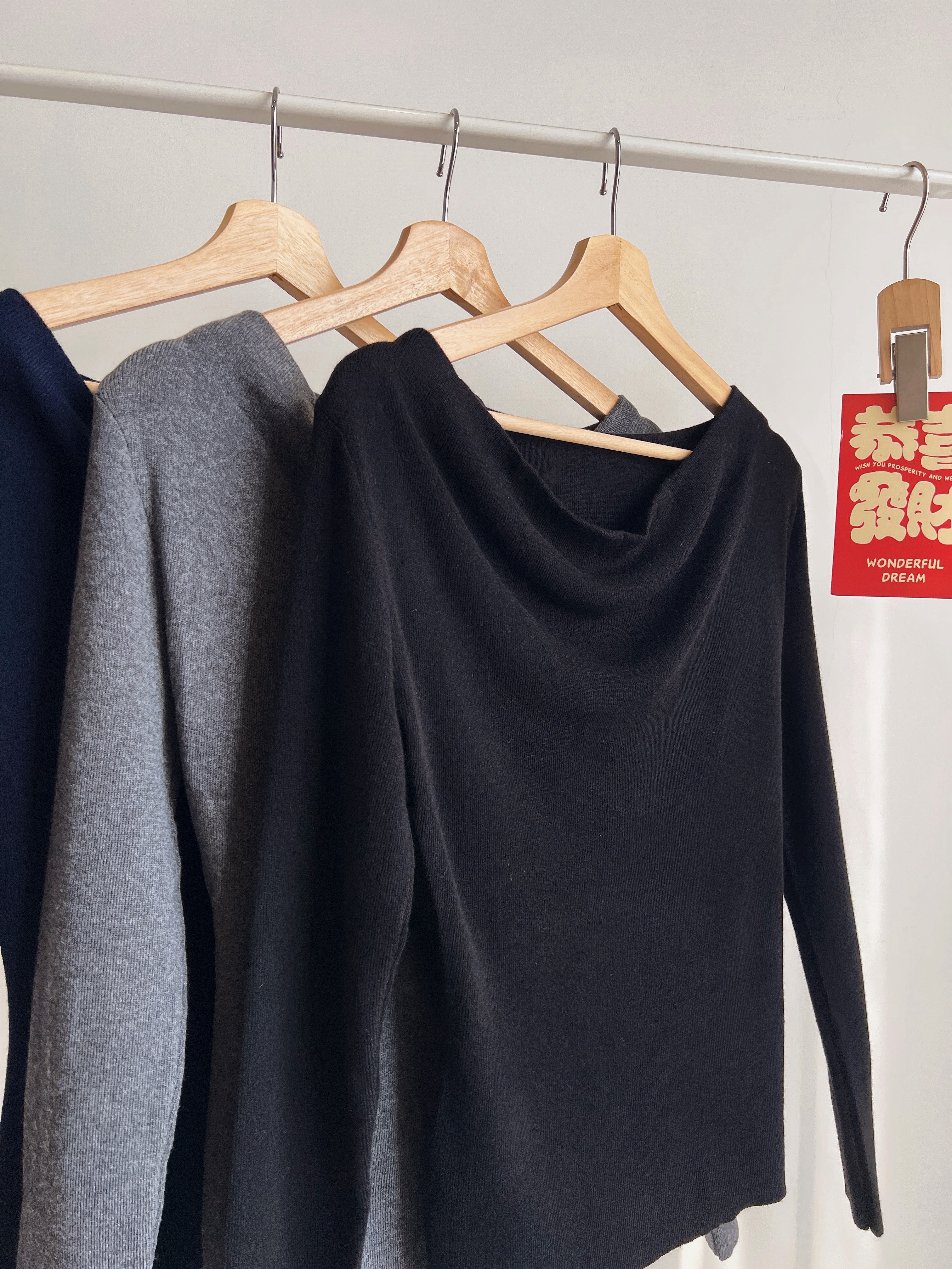 T72740 CELEST DRAPE KNIT TOP