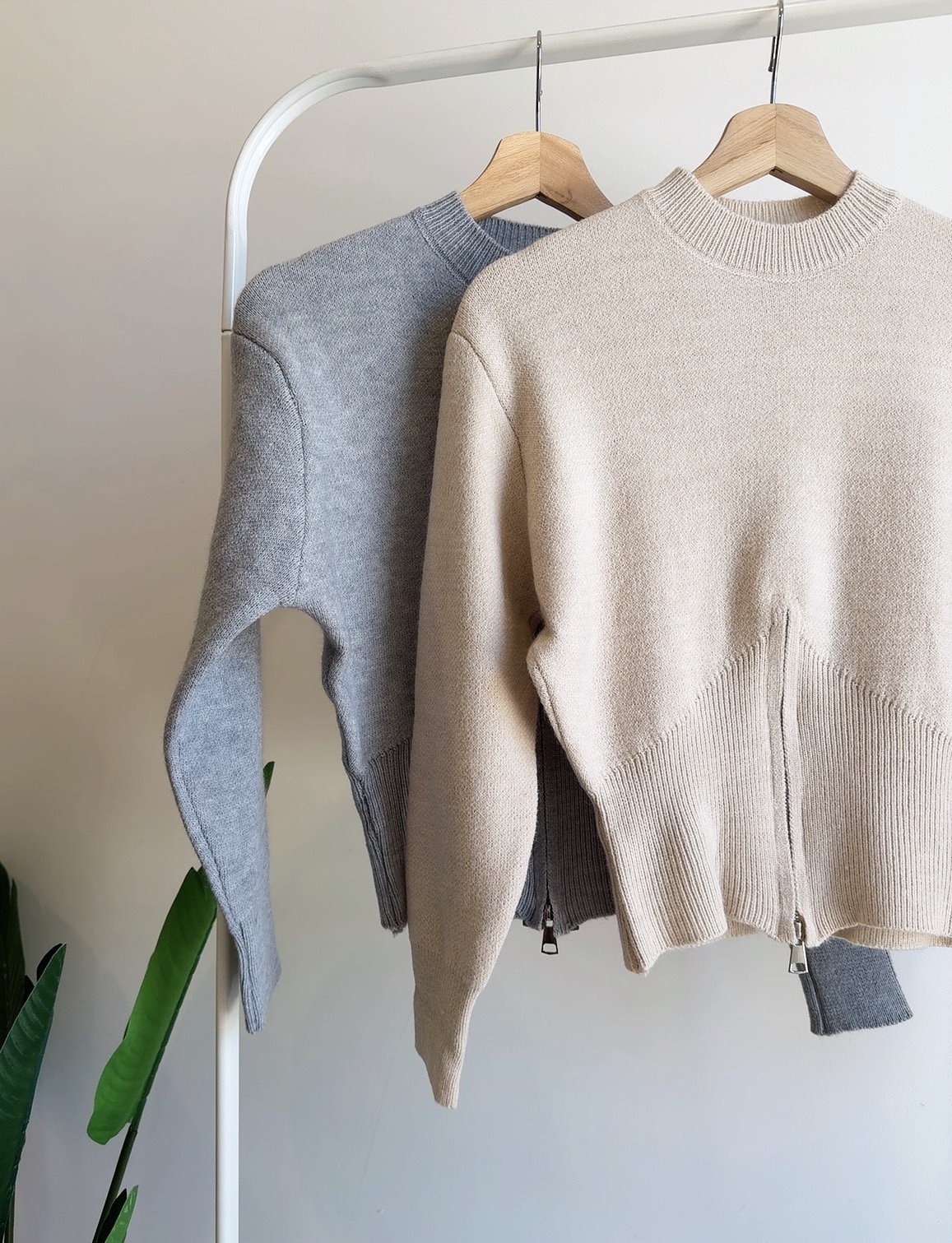 T72788 EVA ZIPPER KNIT TOP