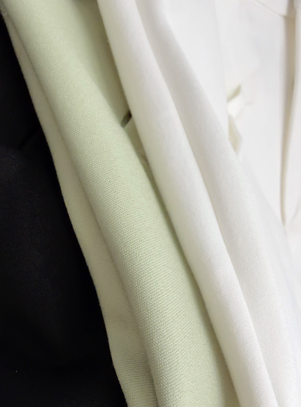 B72686 NORA BASIC TAILORED SHORTS