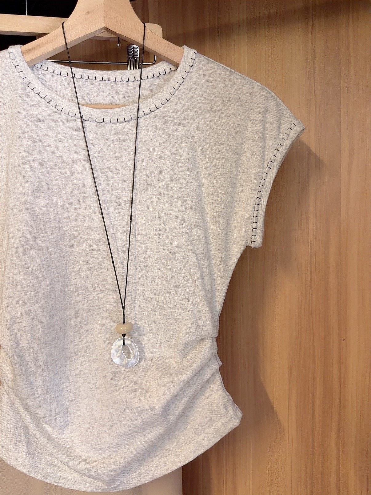 YT8312  MOLY BOLD LINE  DESIGNER TEE