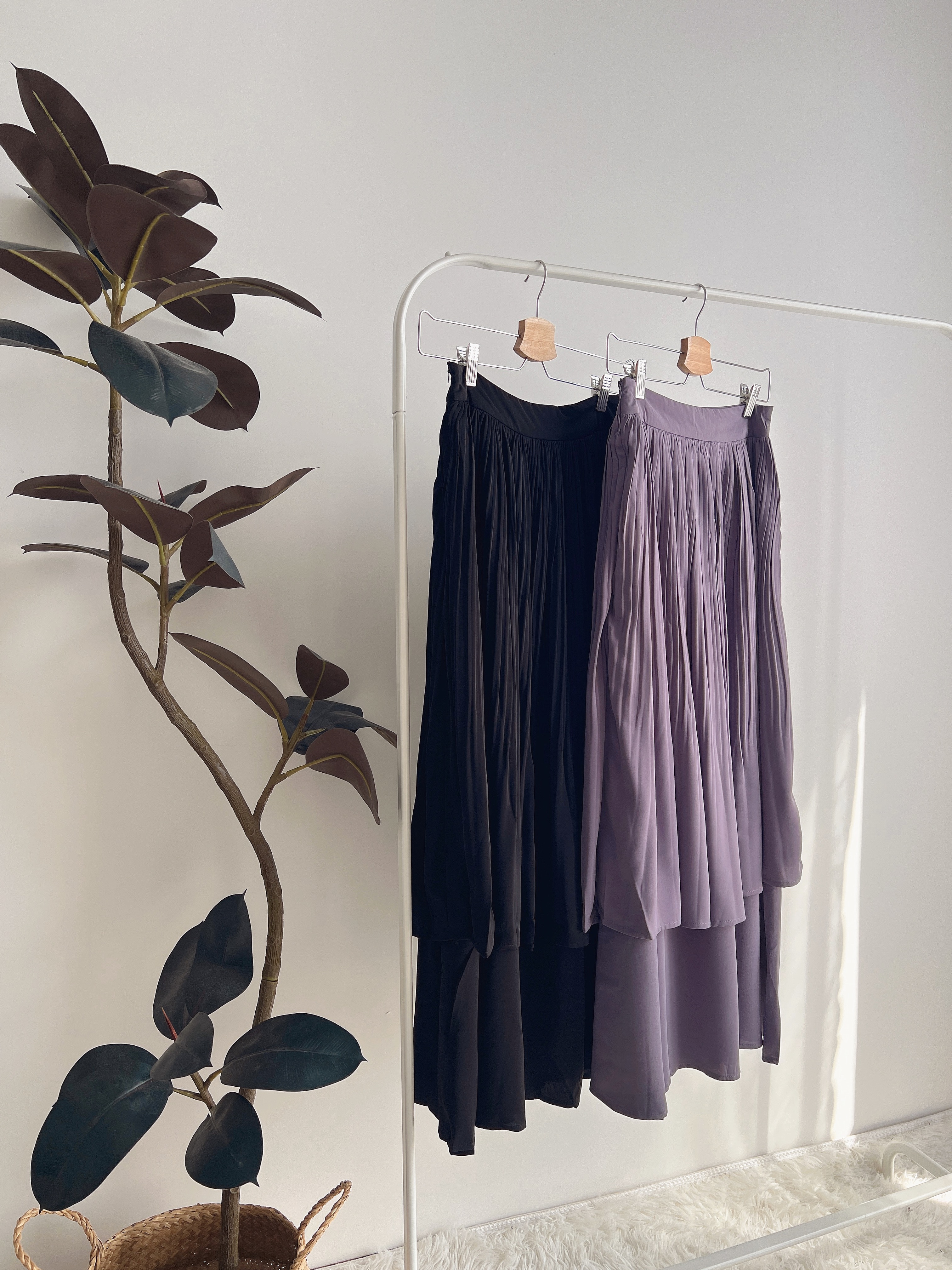 B70820 ROSSA PLEATED LAYERS MIDI SKIRT