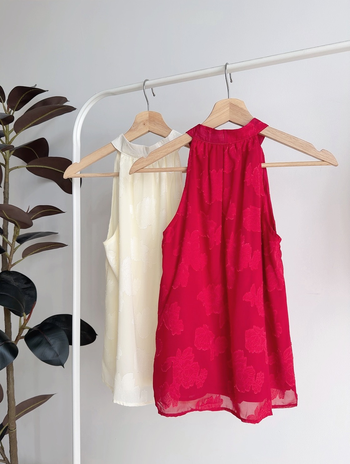 T72563 FLORAL HALTER LADY TOP