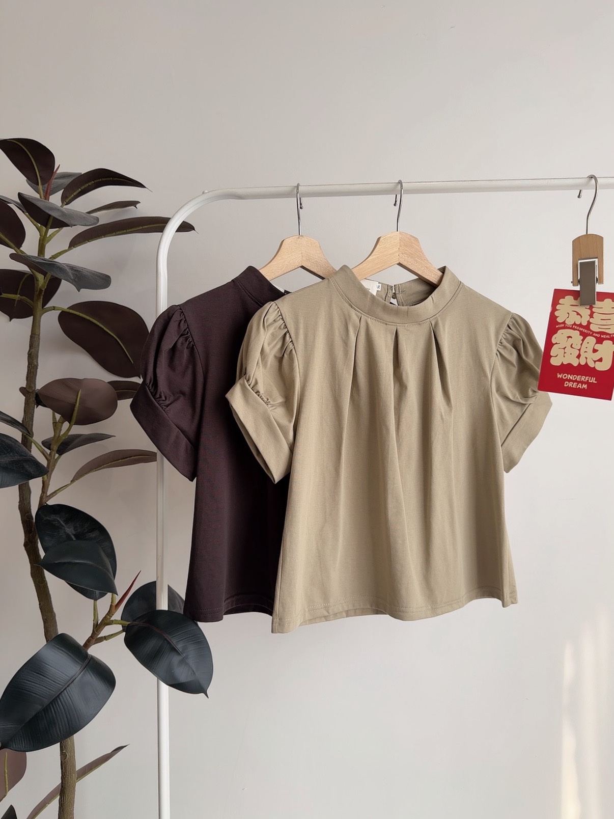 T72744 CORRINE CLASSIC PUFF SLEEVE BLOUSE