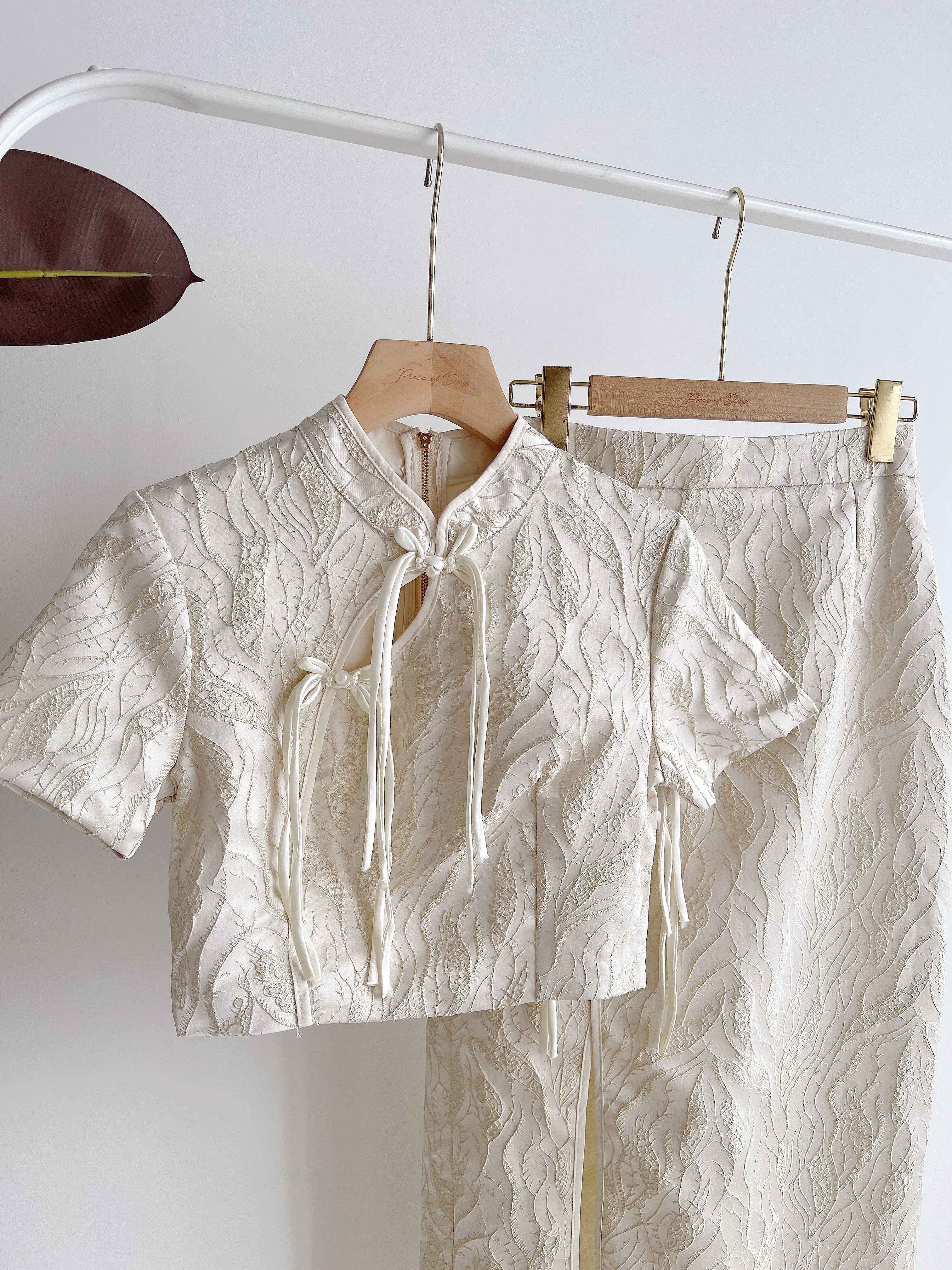 S70809  Zī Yáo PEARL CHEONGSAM MIDI SET