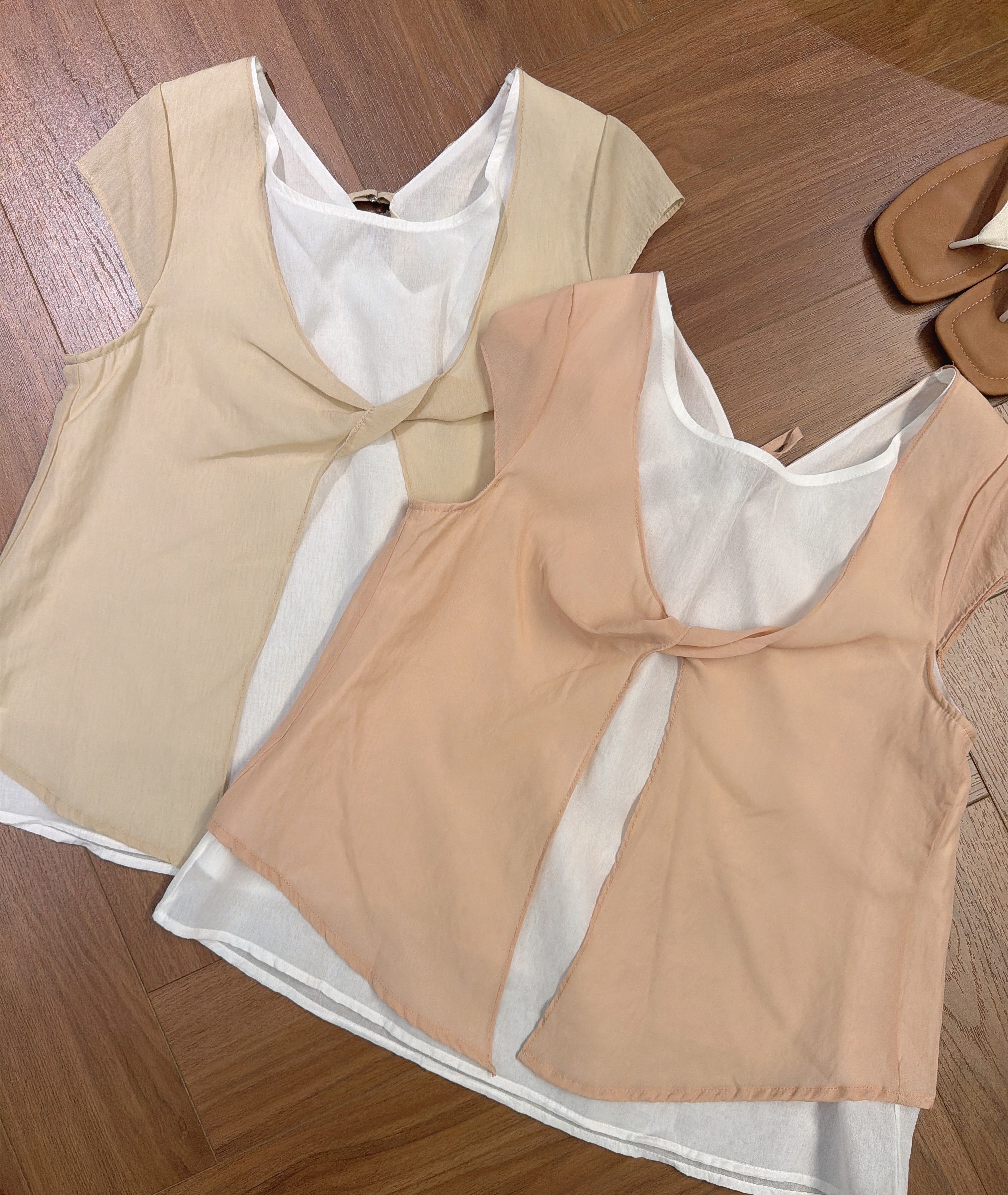 SMDT7250 ZELINA TWIST FRONT BLOUSE
