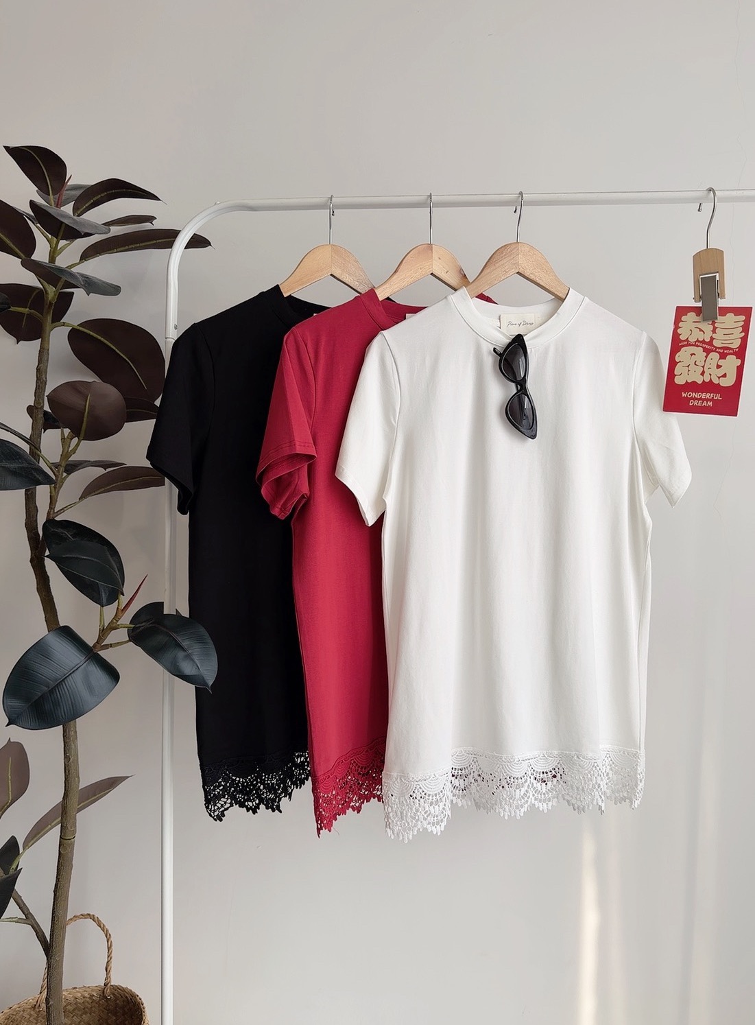 T72750 LIORA CROCHET HEM LONG TEE