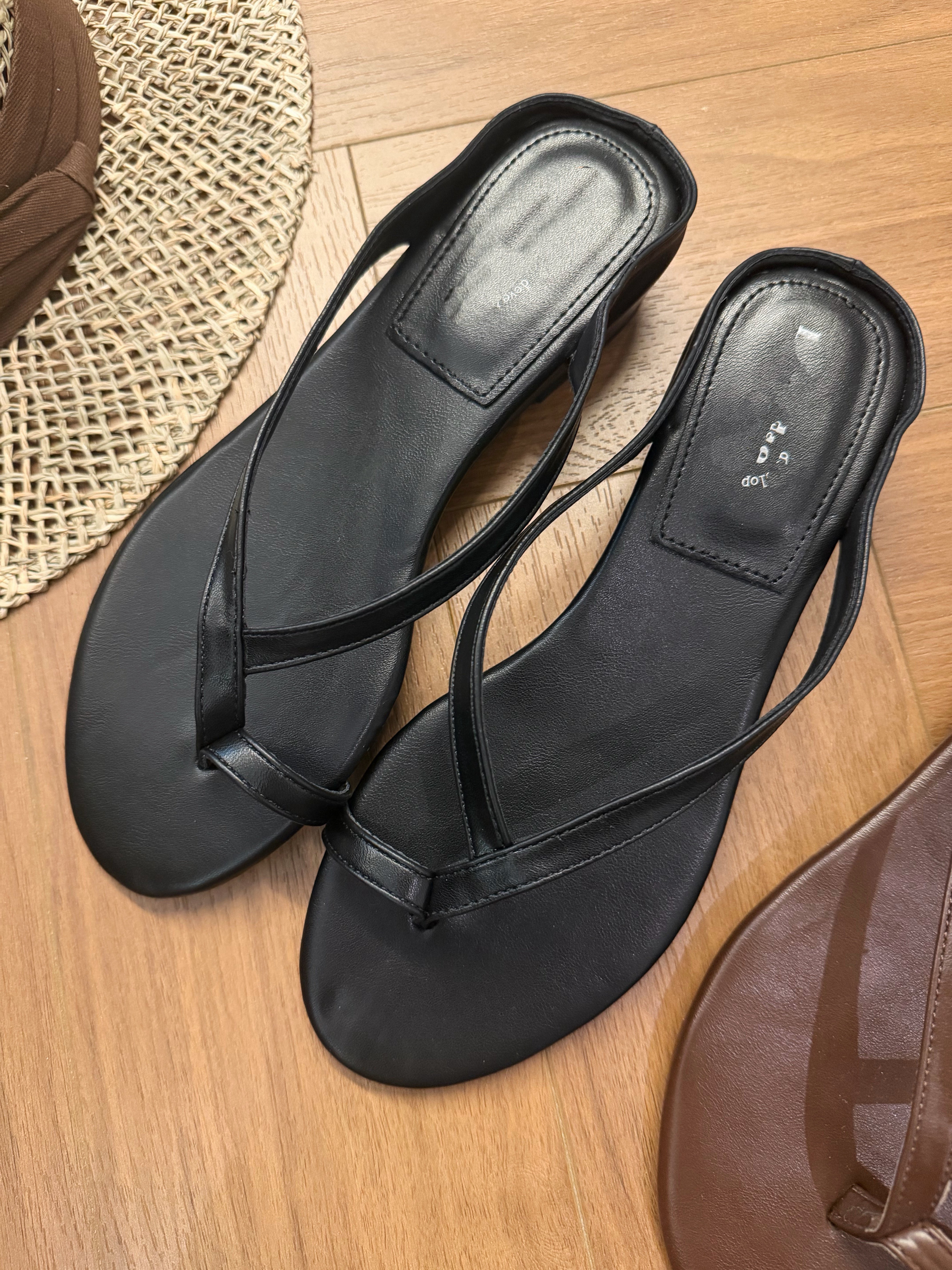 LAM99 EULA MINIMAL TOE LOW HEEL