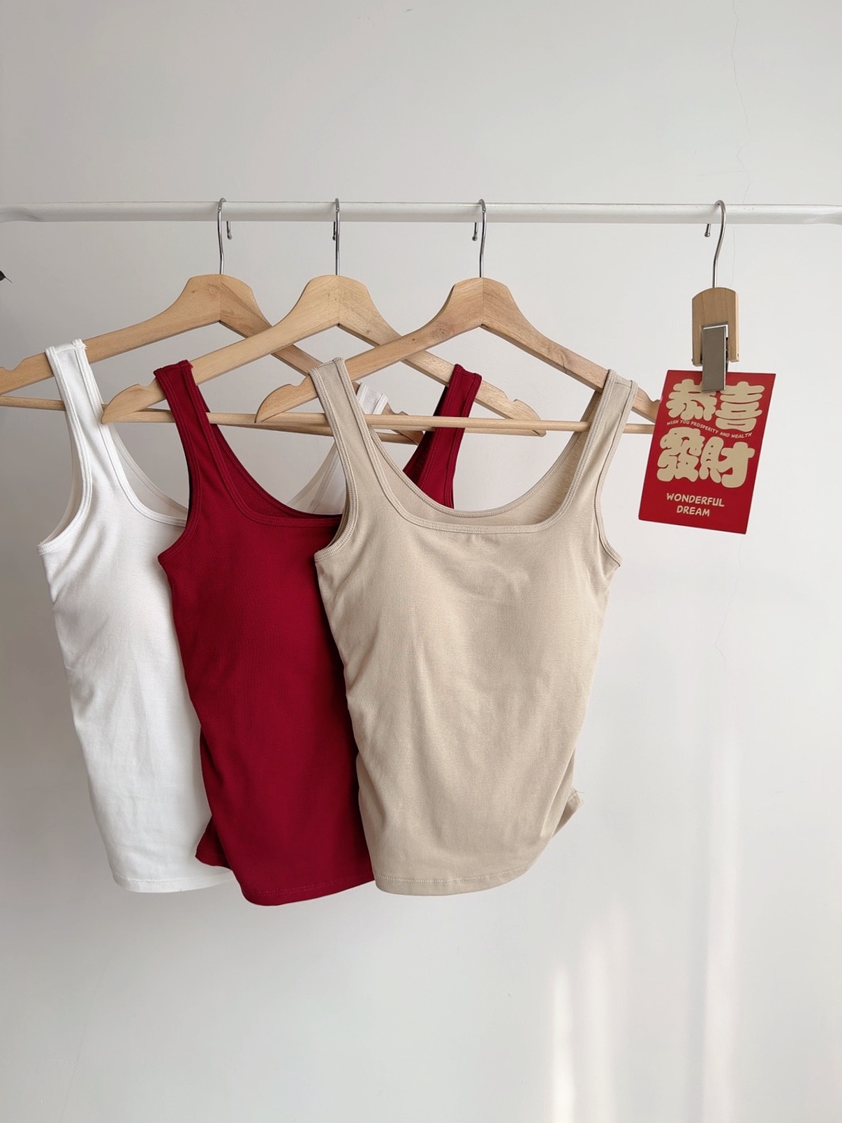 T72746 SELIN SQUARE NECK FIT TANK