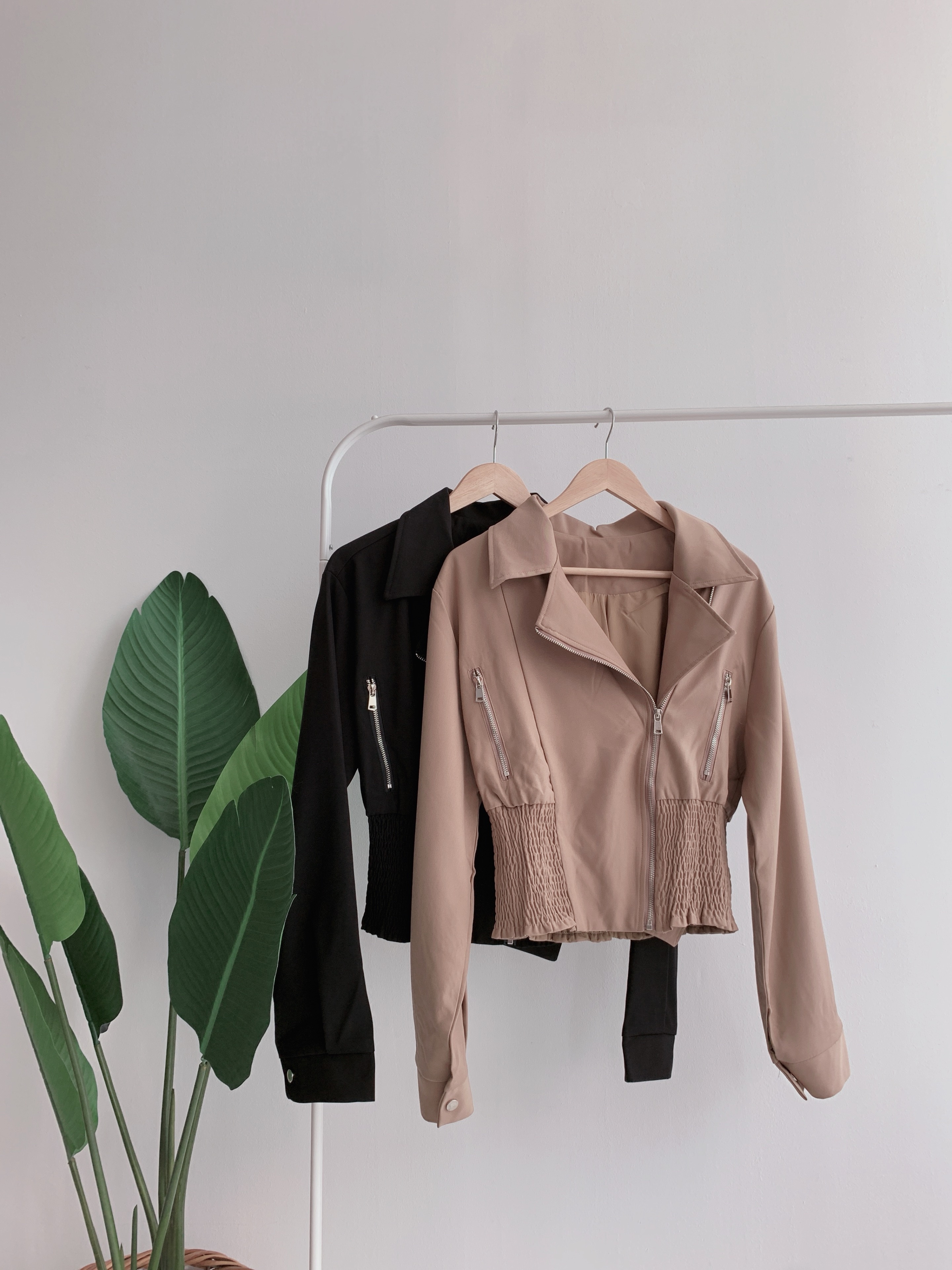 J70389 MERCEDES COLLAR ZIPPER BIKER JACKET