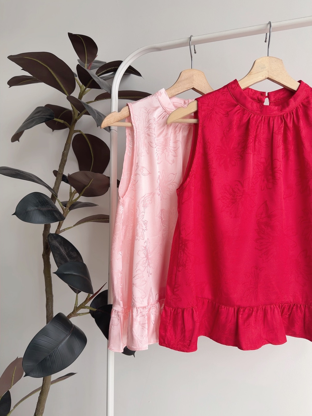 T72736 JIN SHU EMBOSSED TANK