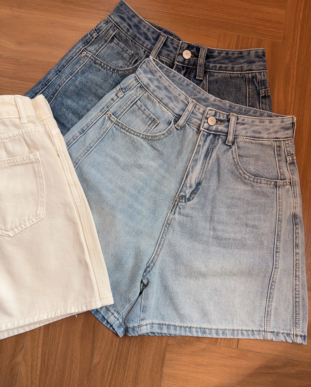 YYB3123 DORRA A CUT DENIM SHORTS