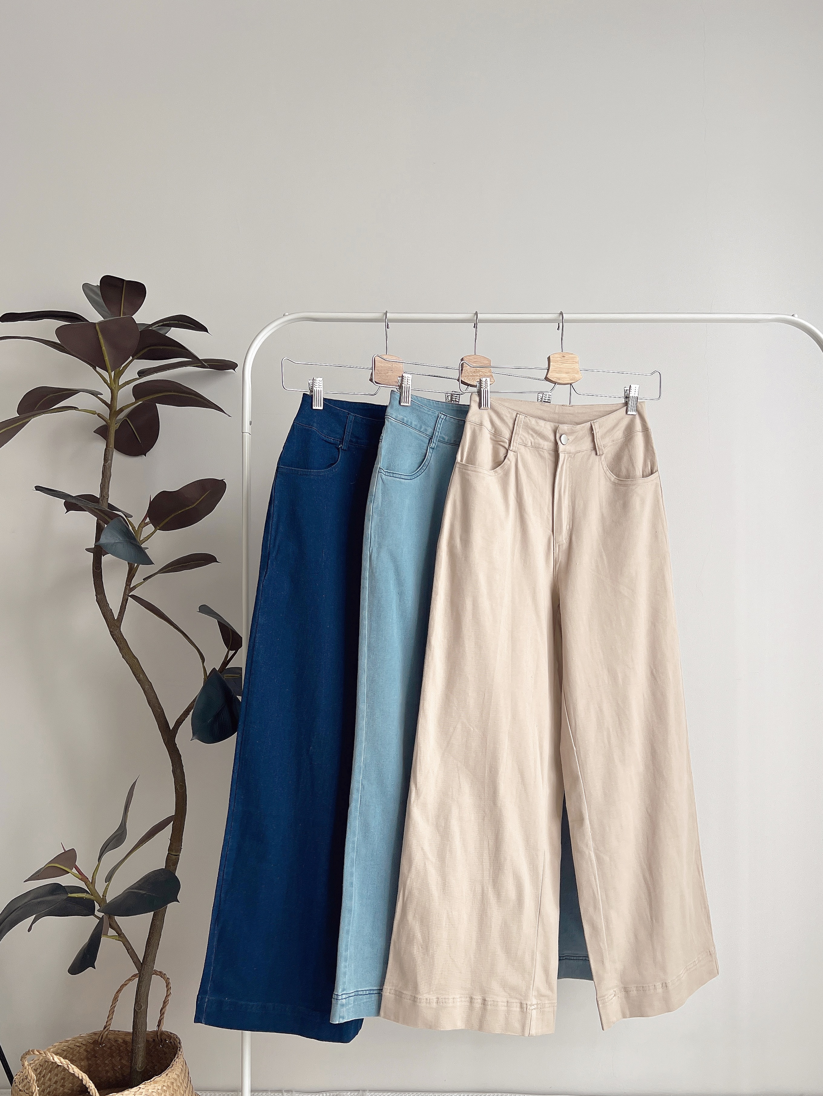 B71927 BELLA FRANCE HIGH WAIST JEANS