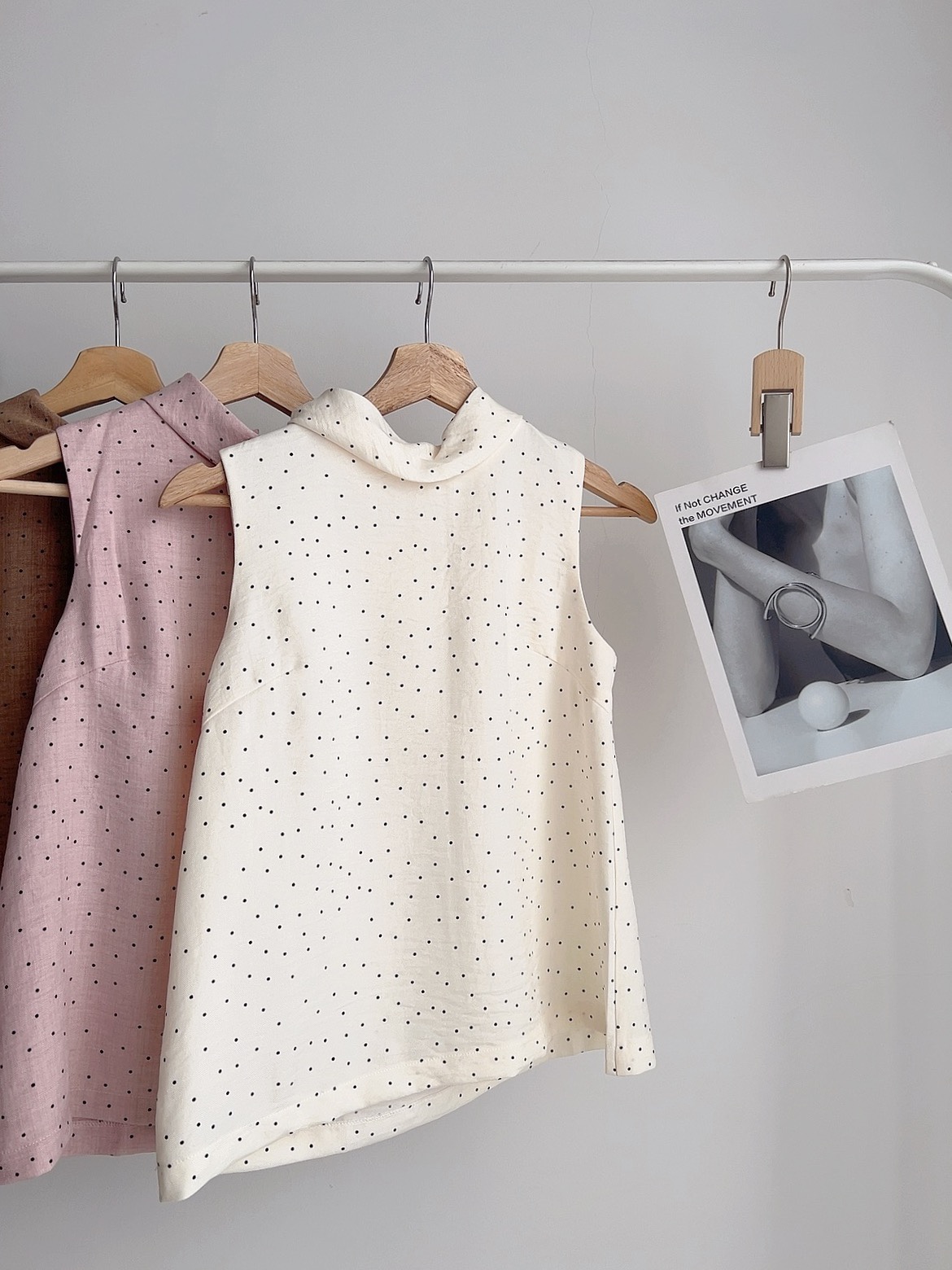 T72498 LINN DOTTED HIGH NECK TOP