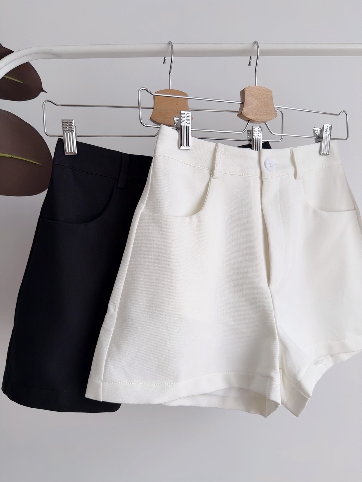 B72724 BLAIRE ELEGANT SHORTS