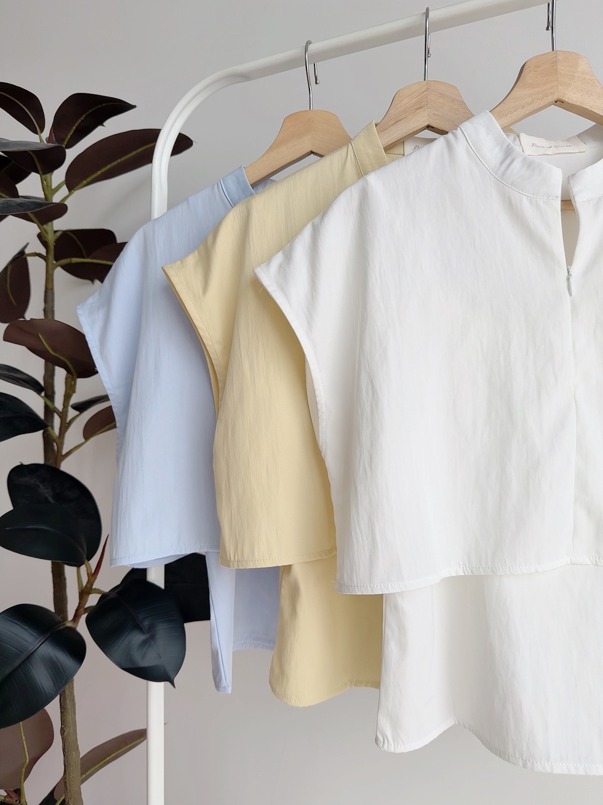 T72712 YALINA MODERN CROP SET 