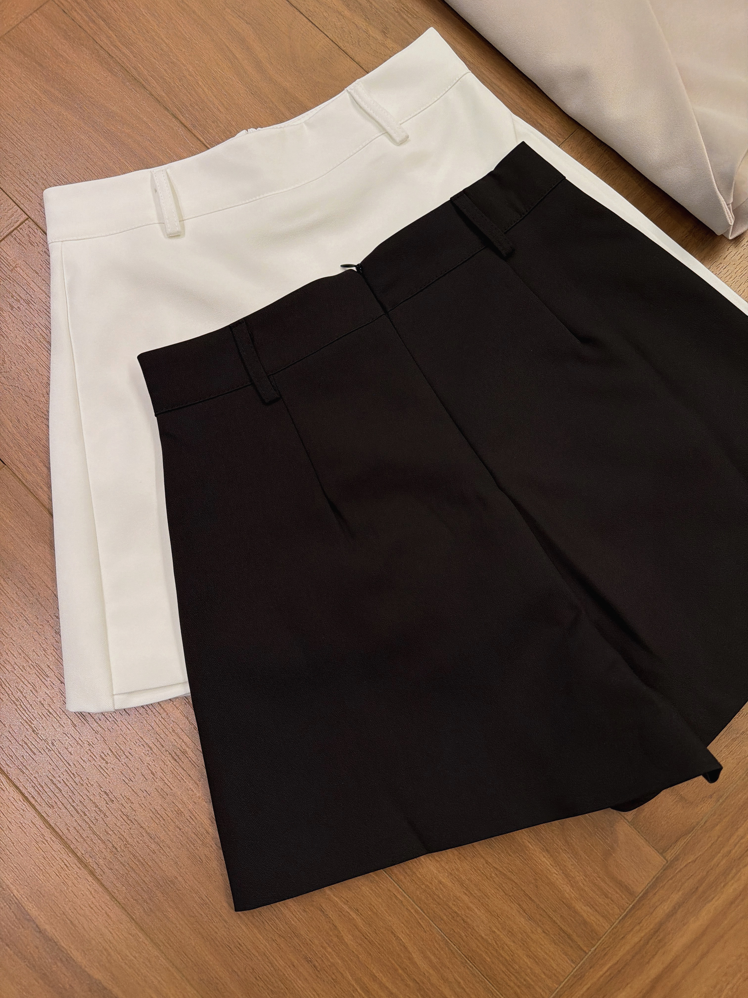OHB2608 NYRA ASYMMETRY SKORT