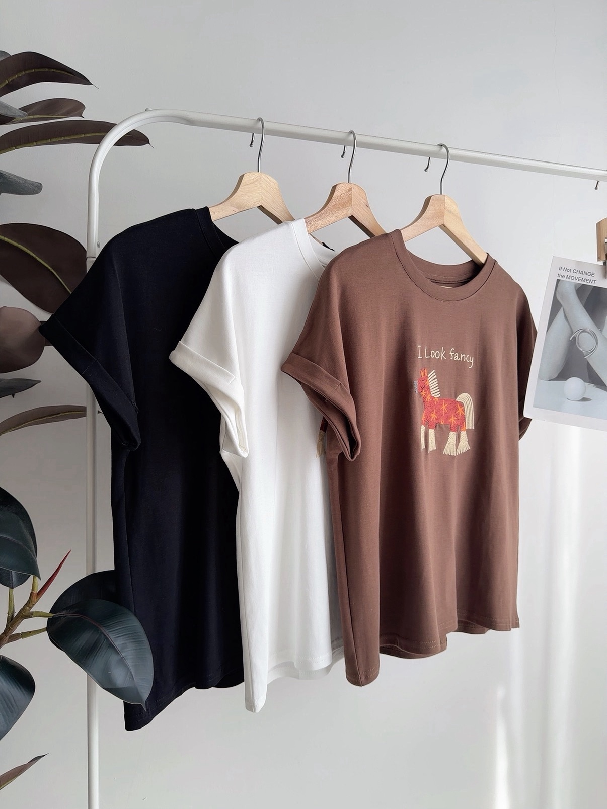 T72579 COE PONY EMBROIDRED TEE