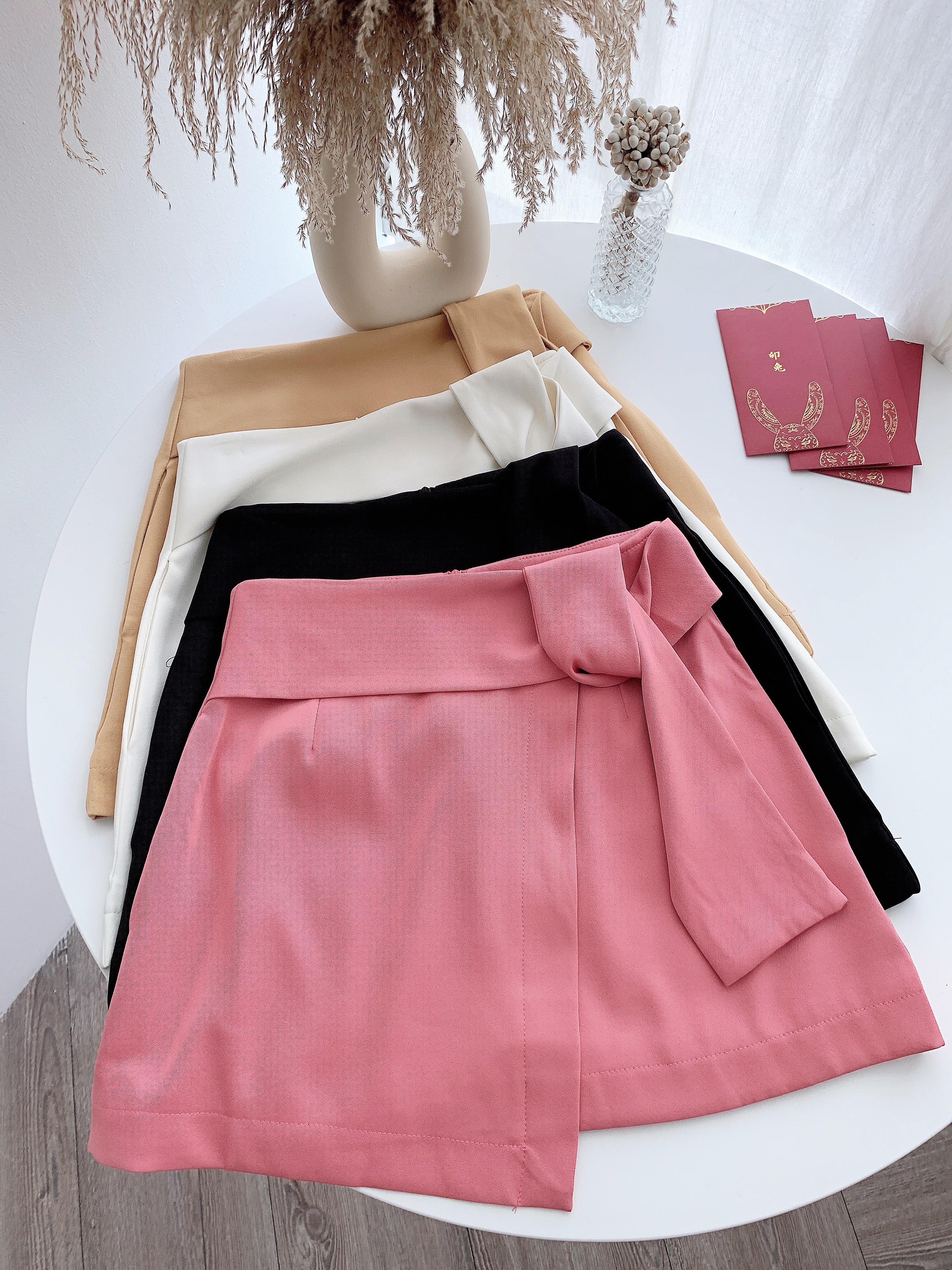 B7689 SIDE KNOT HW SKIRT