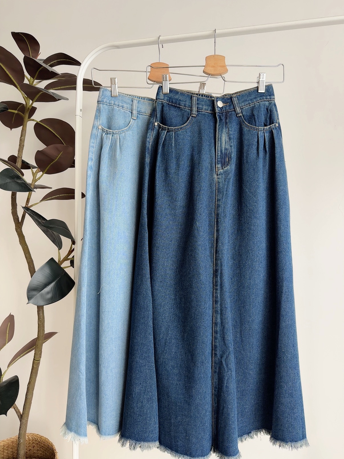B72661 LIORA VINTAGE HEM DENIM SKIRT