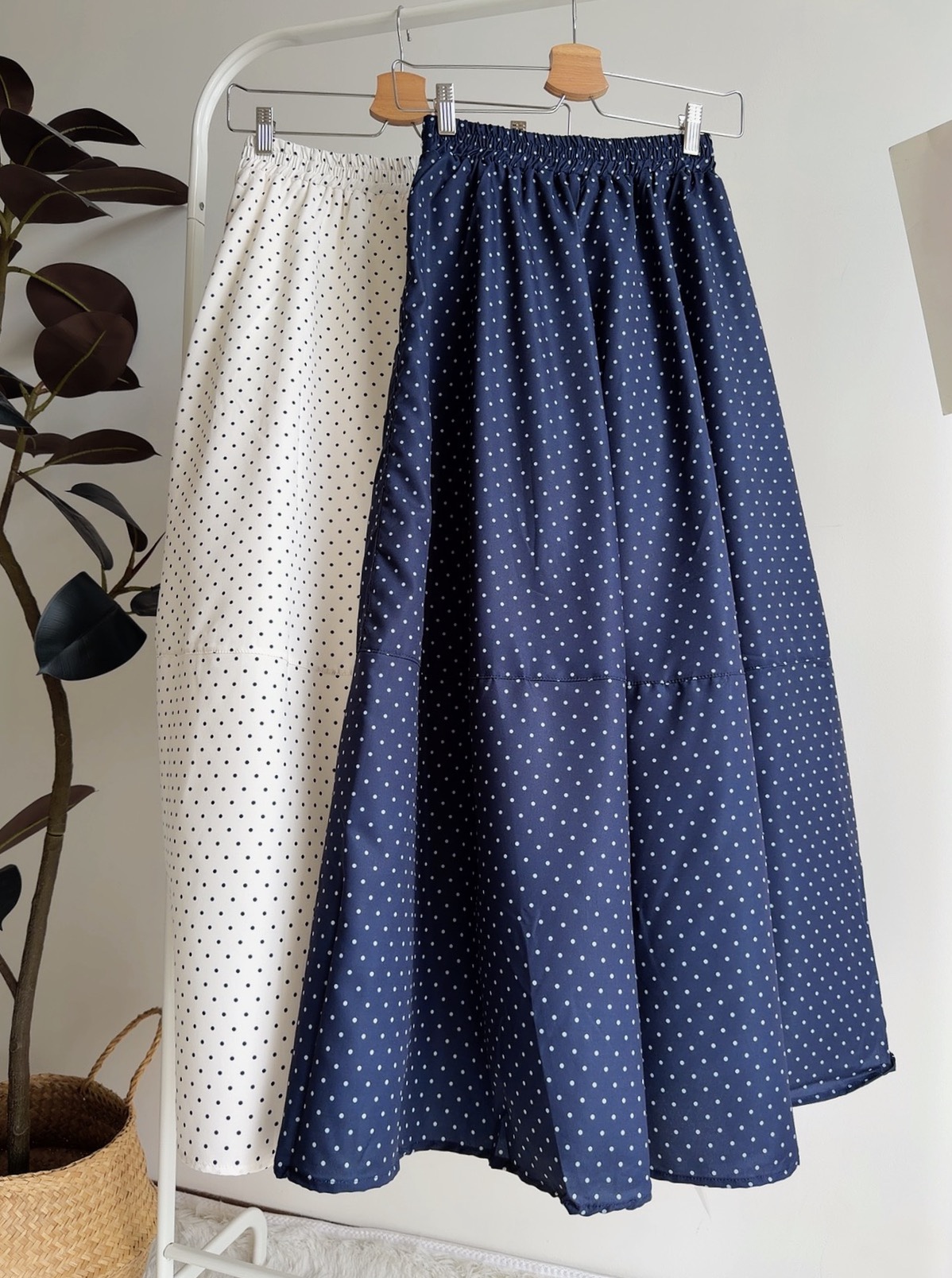B72782 CHERL POLKA MAXI SKIRT