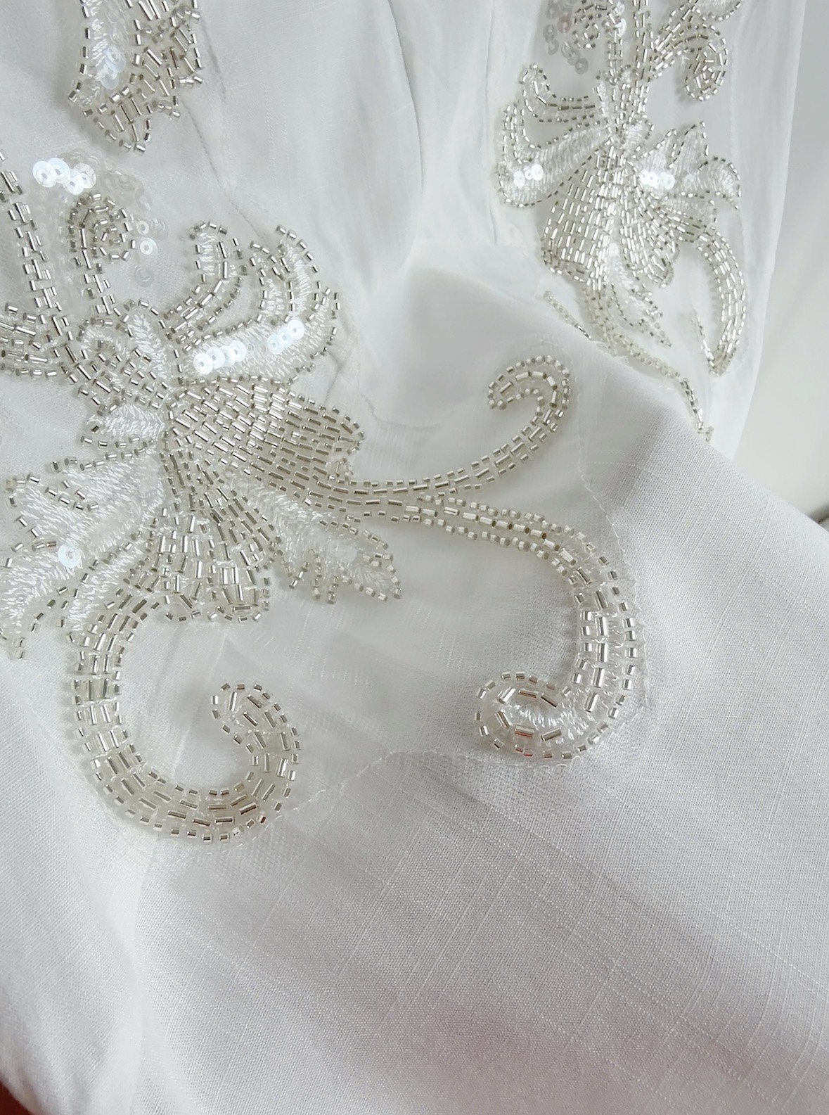 T72776  SERAPHINE BEADED LINEN TOP