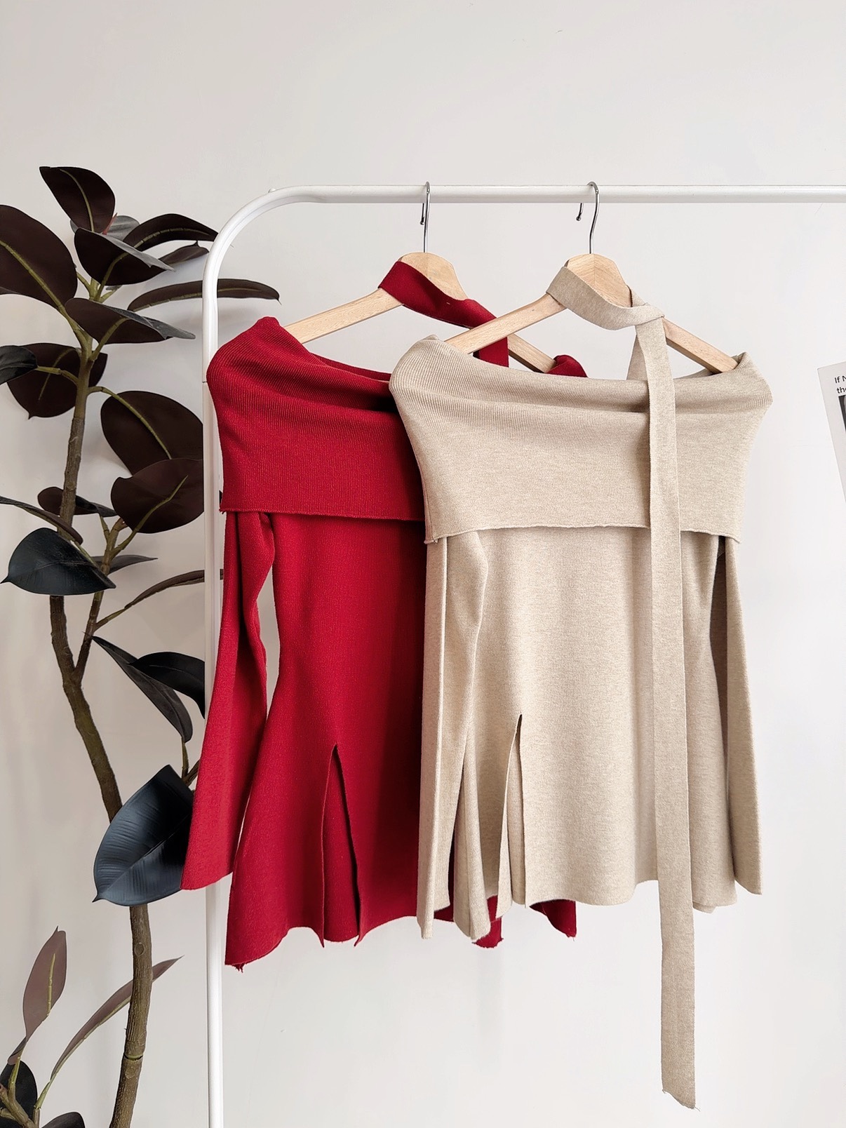 T72611 FENN OFF SHOULDER TIE KNIT TOP