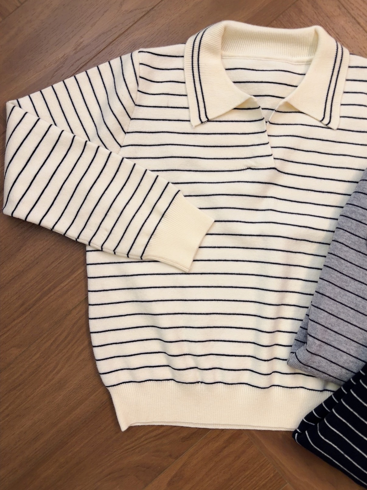ZST2055 JENN COLLAR STRIPE KNIT TOP