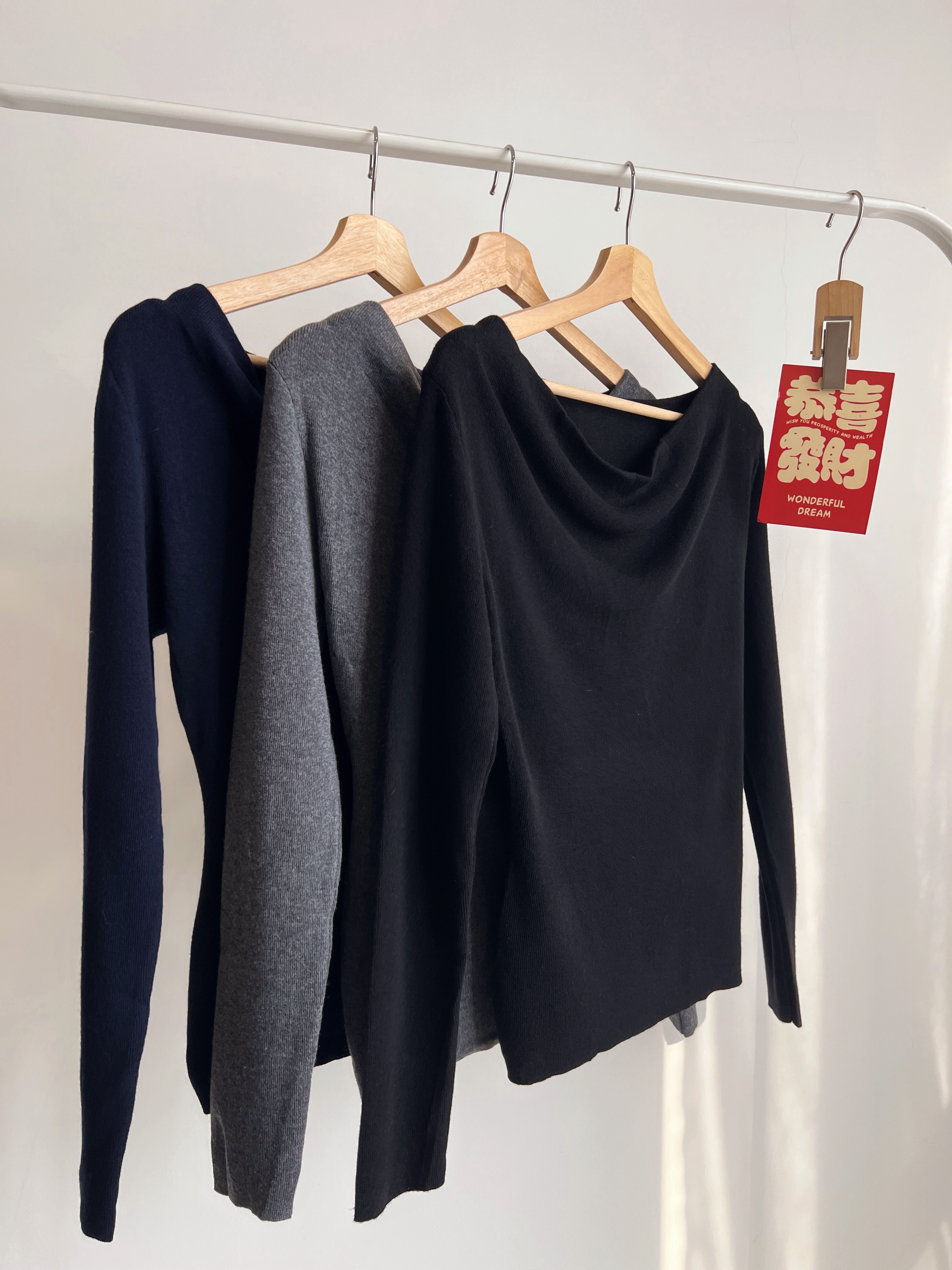 T72740 CELEST DRAPE KNIT TOP