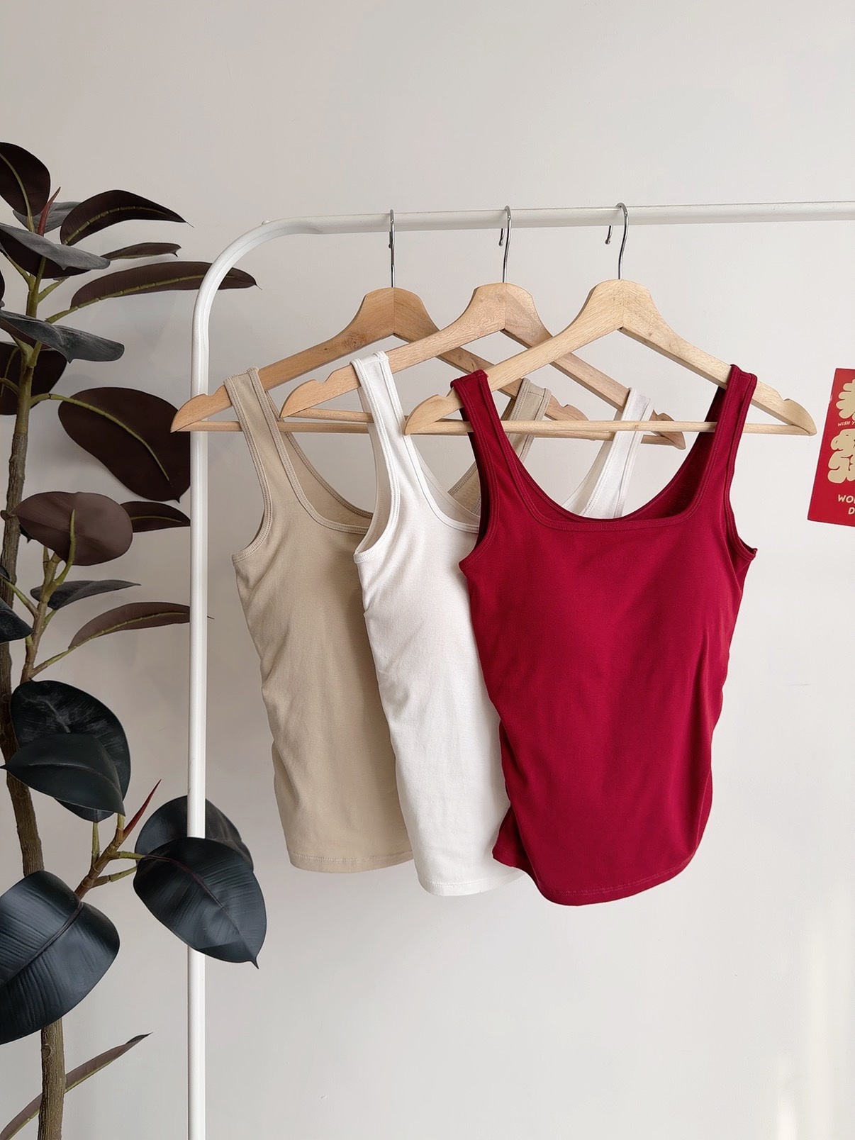 T72746 SELIN SQUARE NECK FIT TANK