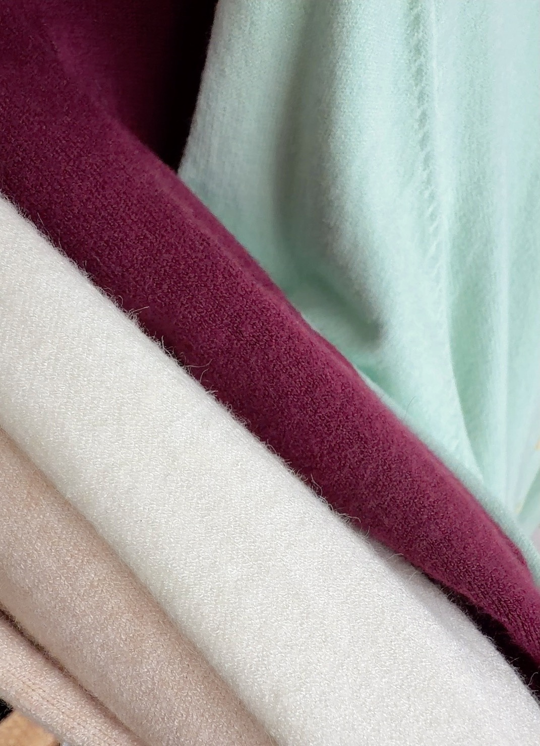 J72698  NERISSA SOFT KNIT CARDIGAN