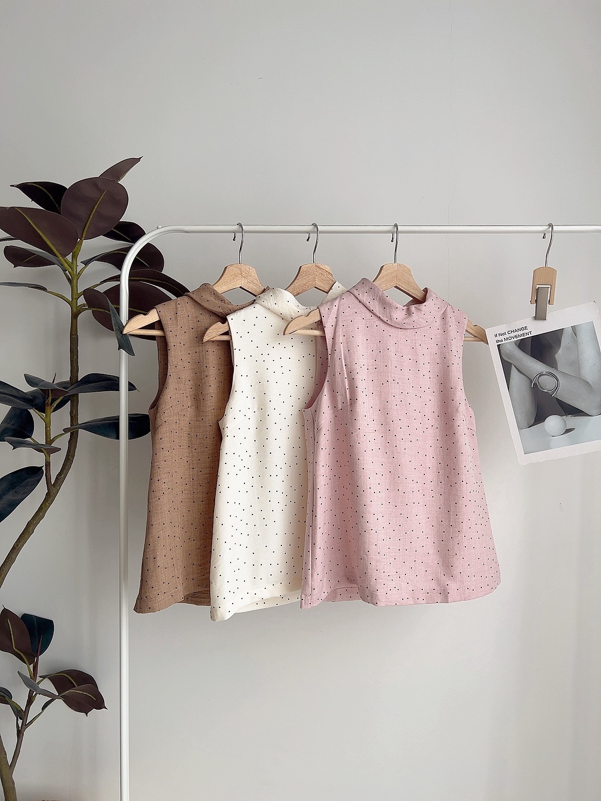 T72498 LINN DOTTED HIGH NECK TOP