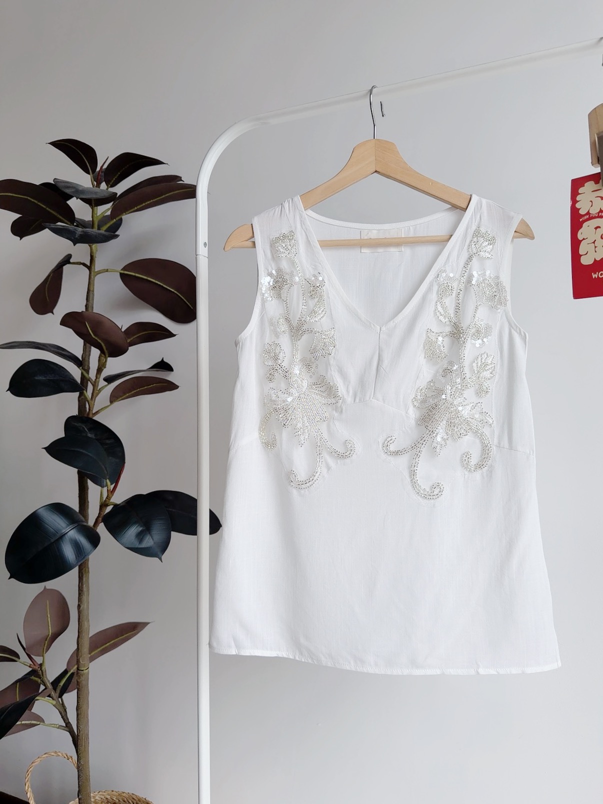 T72776  SERAPHINE BEADED LINEN TOP