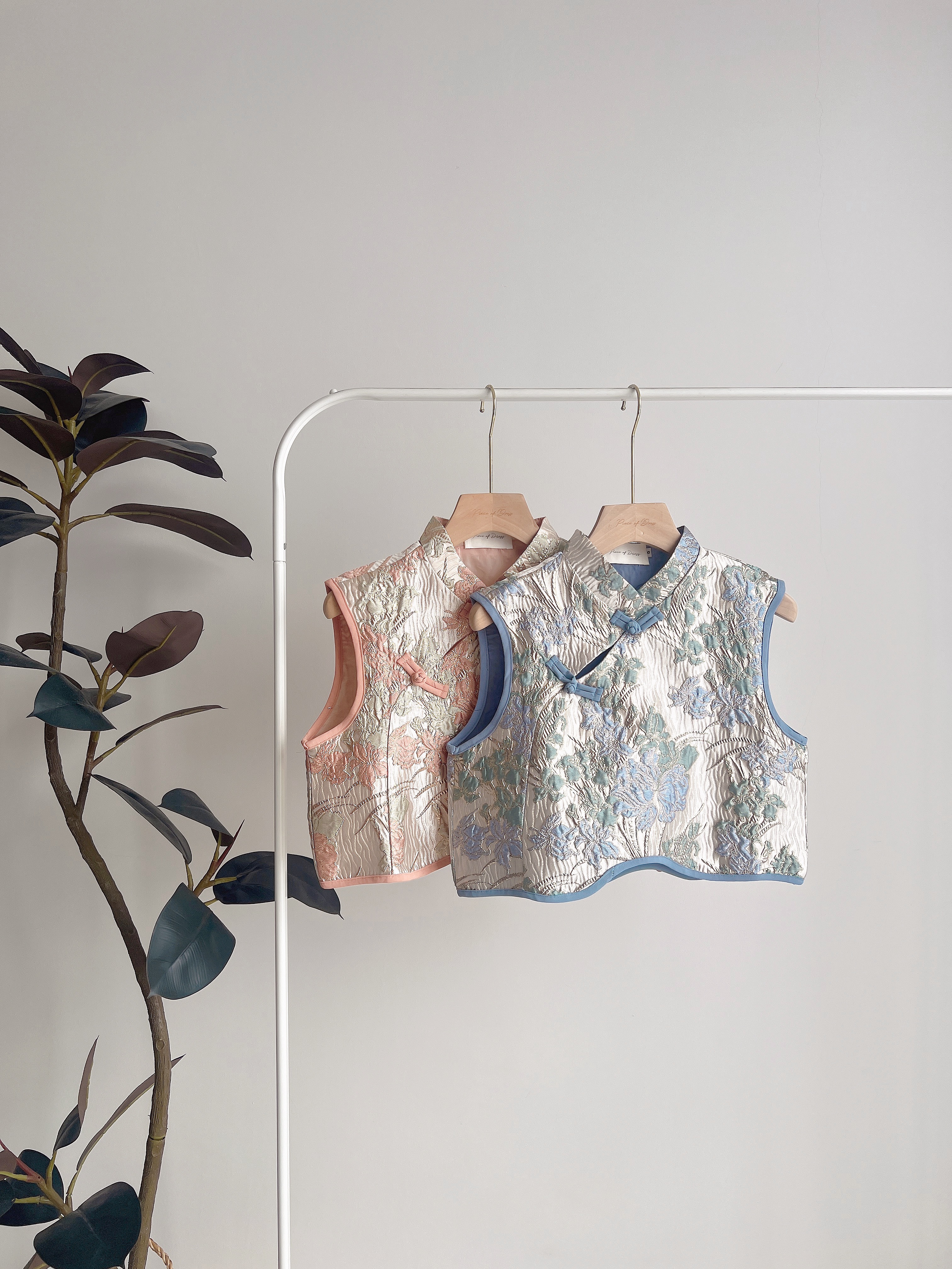 S70776  Yī Nuò FLORAL CHEONGSAM SET