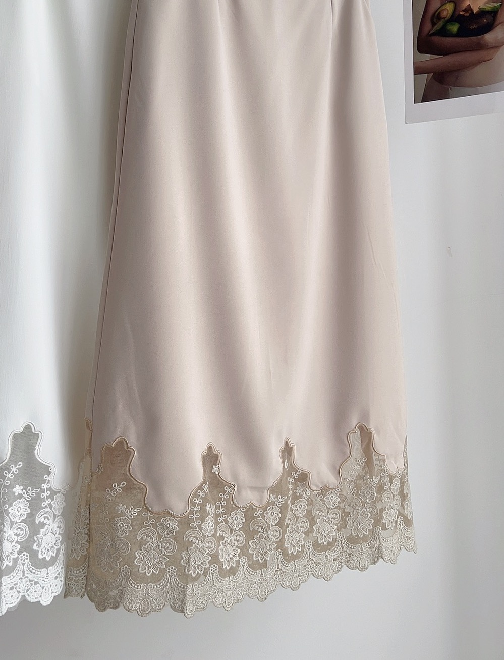 B72124 ELODIE FRENCH LACE TRIM MIDI SKIRT