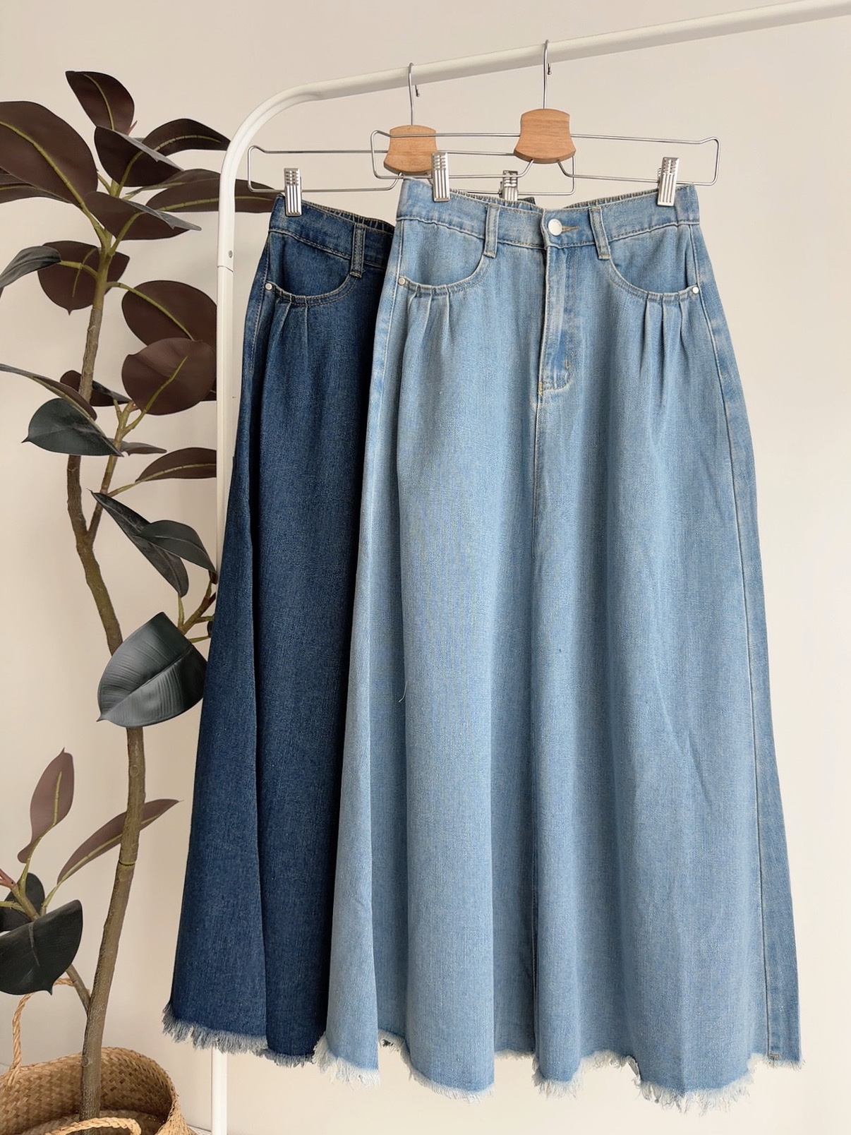 B72661 LIORA VINTAGE HEM DENIM SKIRT