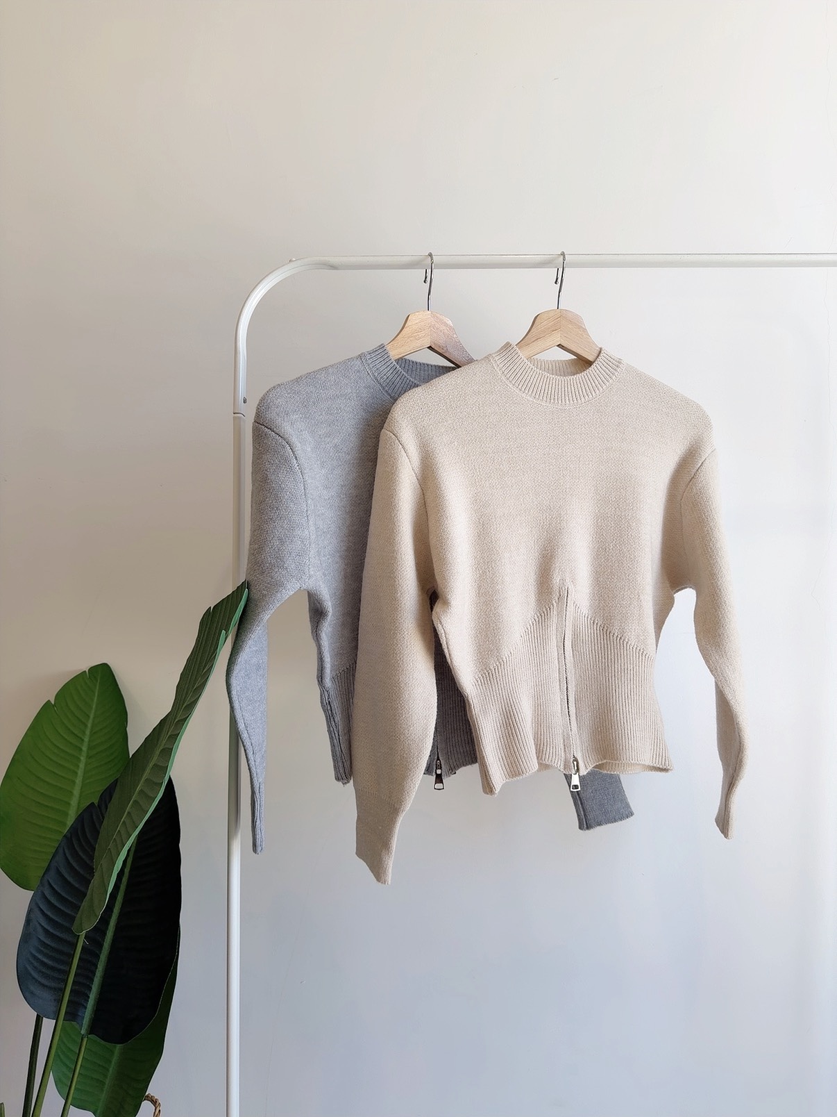 T72788 EVA ZIPPER KNIT TOP